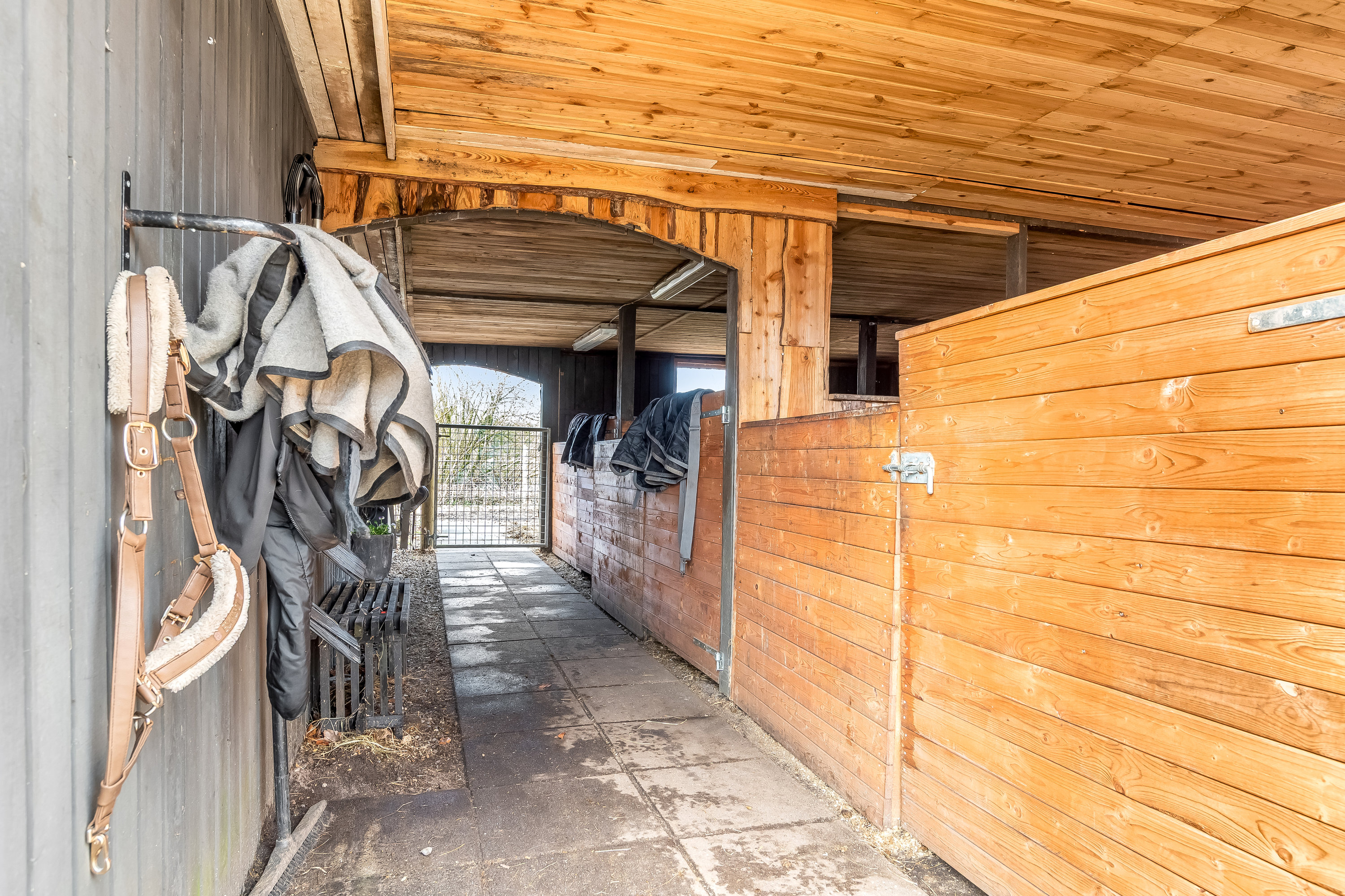 Fremhævet løsdriftsstald billede i fuldskærmstilstand. Billede af Stenumvej 3, Råsted, 7570 Vemb