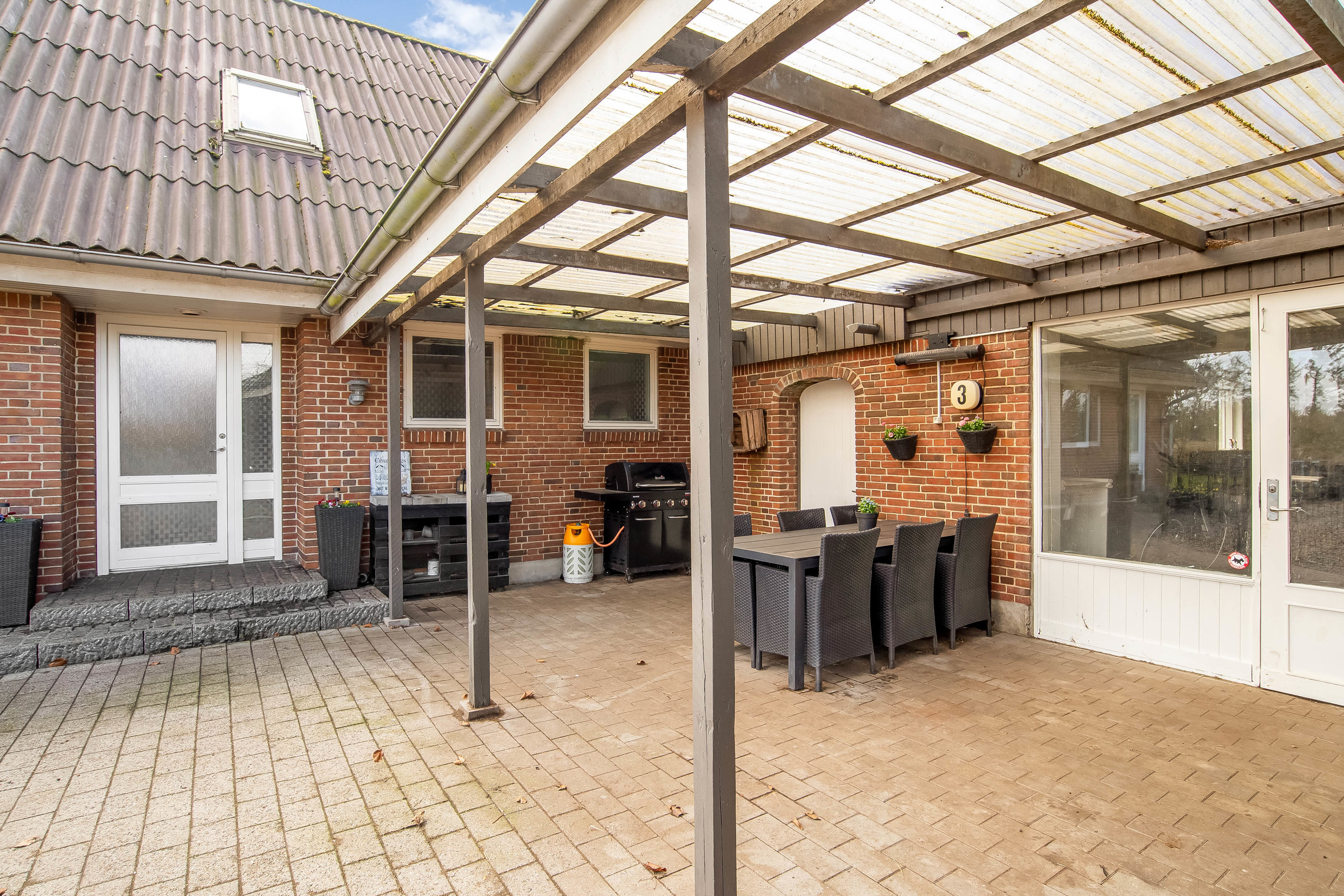 Fremhævet overdækket terrasse billede i fuldskærmstilstand. Billede af Stenumvej 3, Råsted, 7570 Vemb