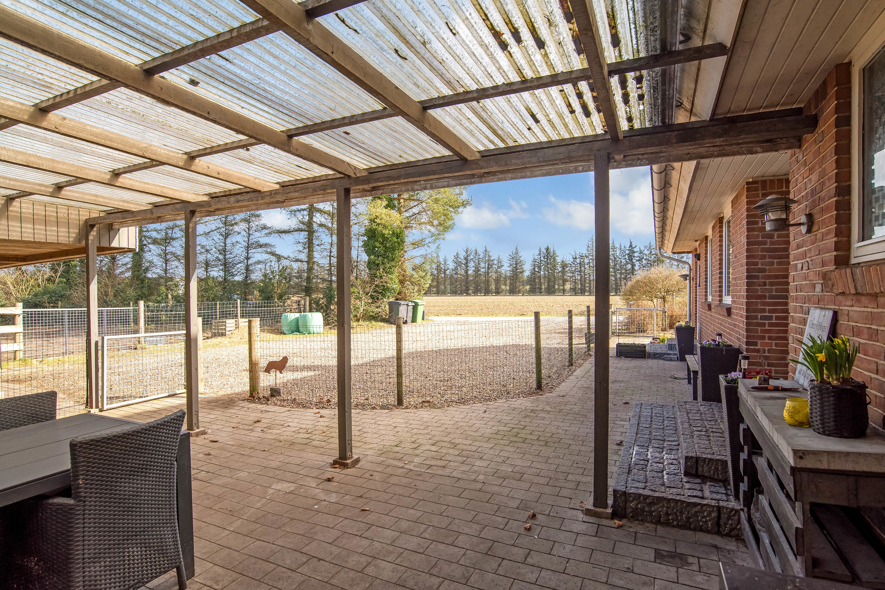 Fremhævet indkørsel billede i fuldskærmstilstand. Billede af Stenumvej 3, Råsted, 7570 Vemb