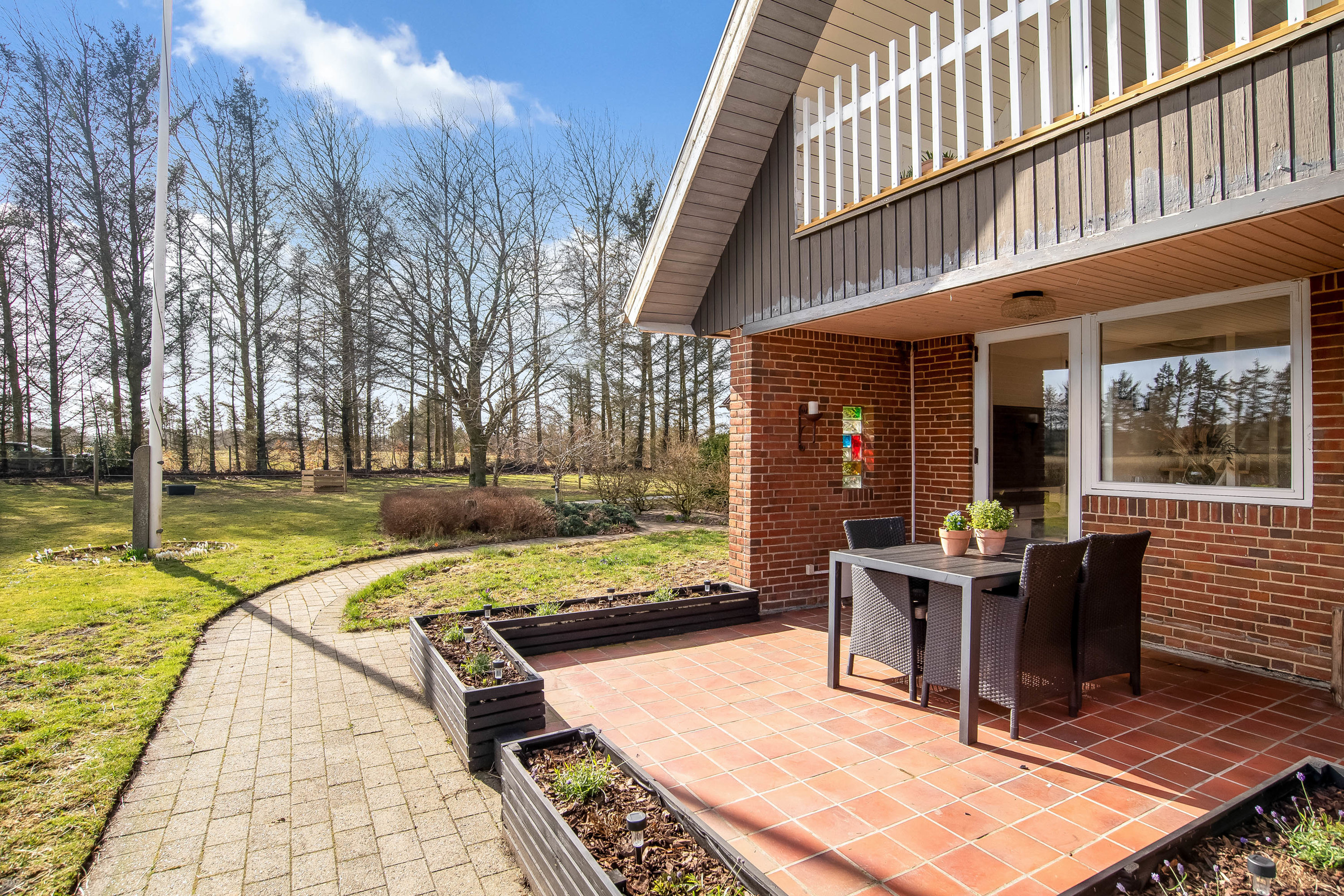Fremhævet terrasse billede i fuldskærmstilstand. Billede af Stenumvej 3, Råsted, 7570 Vemb