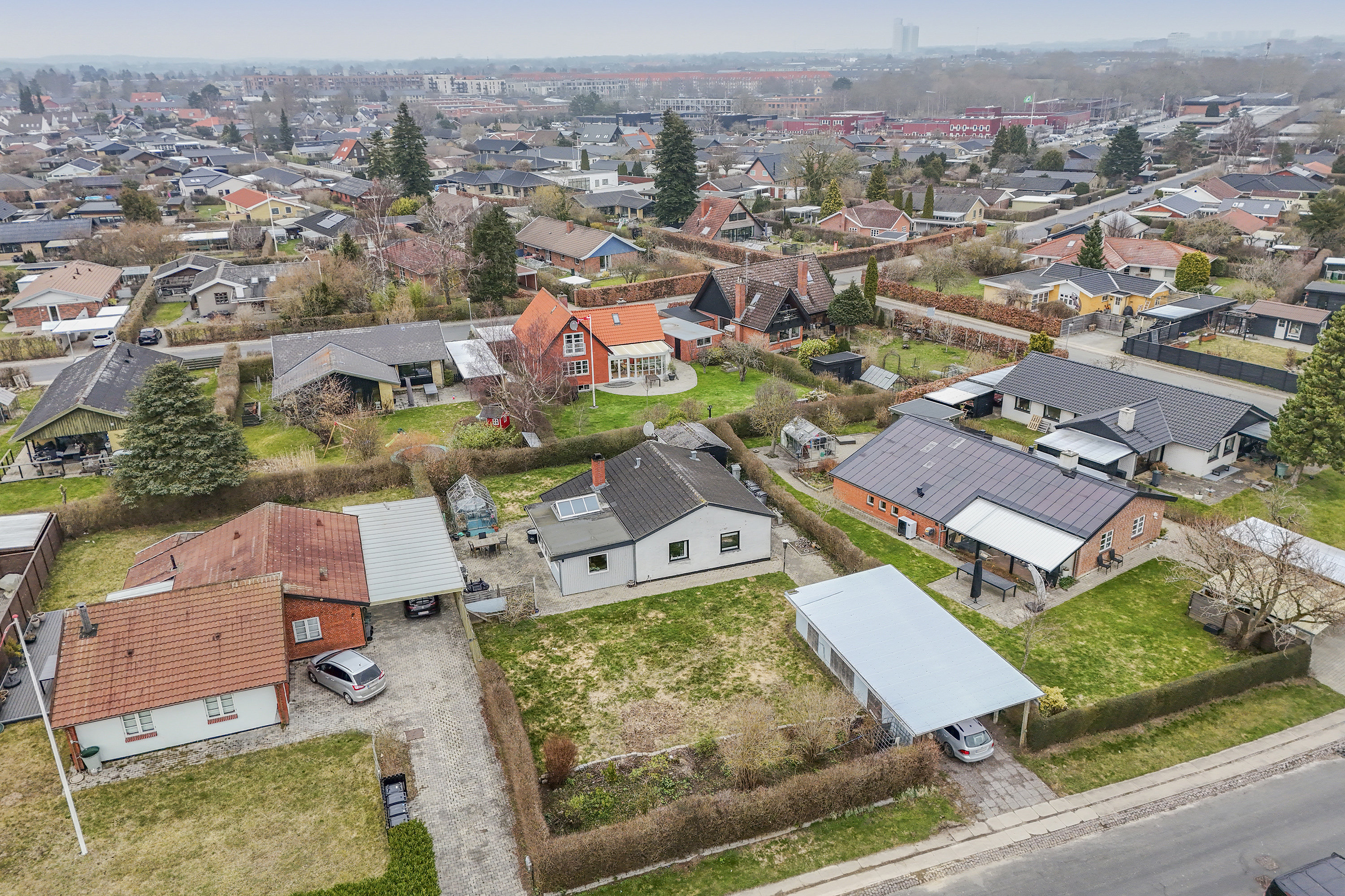 Fremhævet luftfoto billede i fuldskærmstilstand. Billede af Hybenvænget 28, 2740 Skovlunde