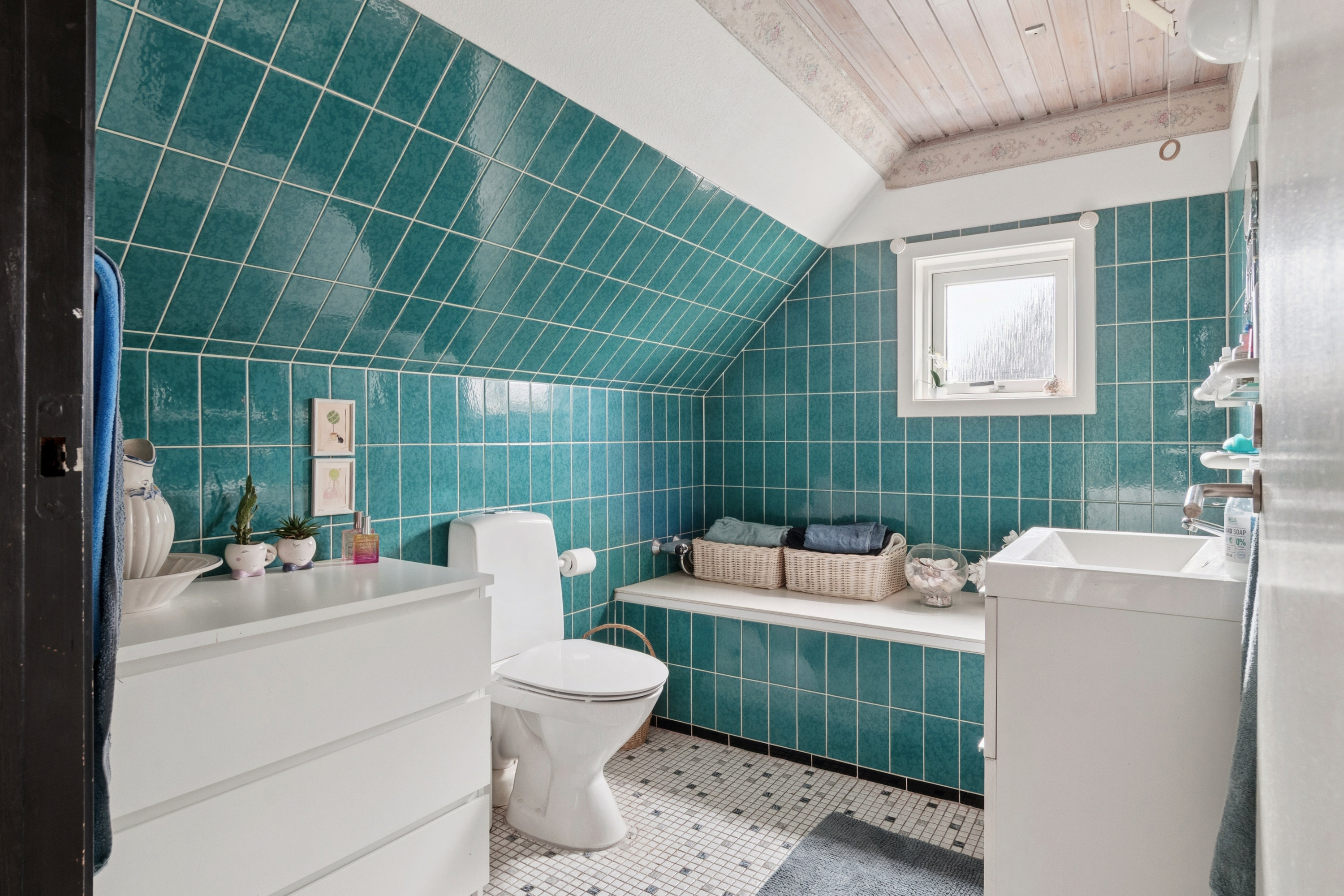 Fremhævet badeværelse billede i fuldskærmstilstand. Billede af Bylaugsvænget 28, 2791 Dragør