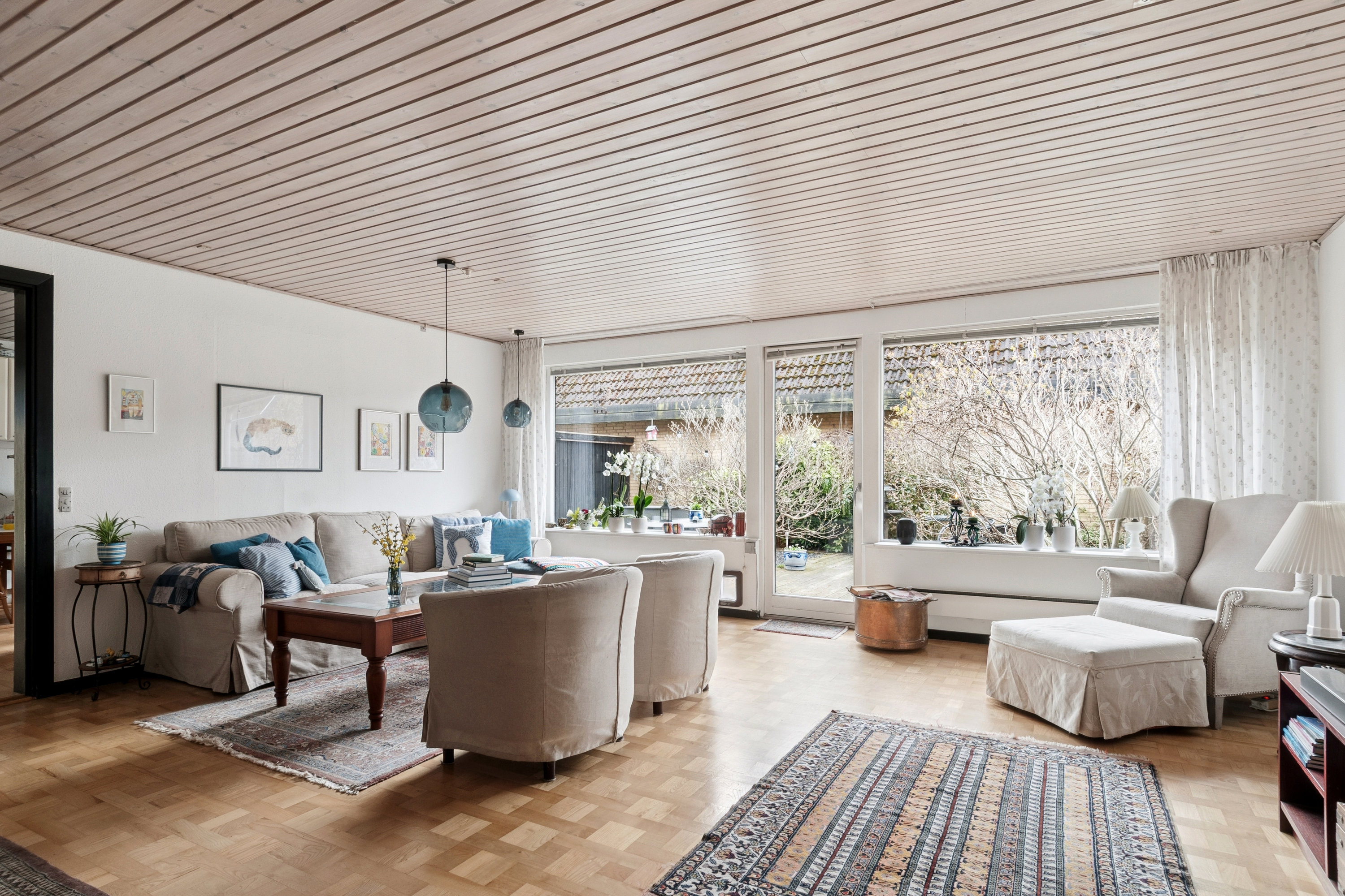 Fremhævet stue billede i fuldskærmstilstand. Billede af Bylaugsvænget 28, 2791 Dragør