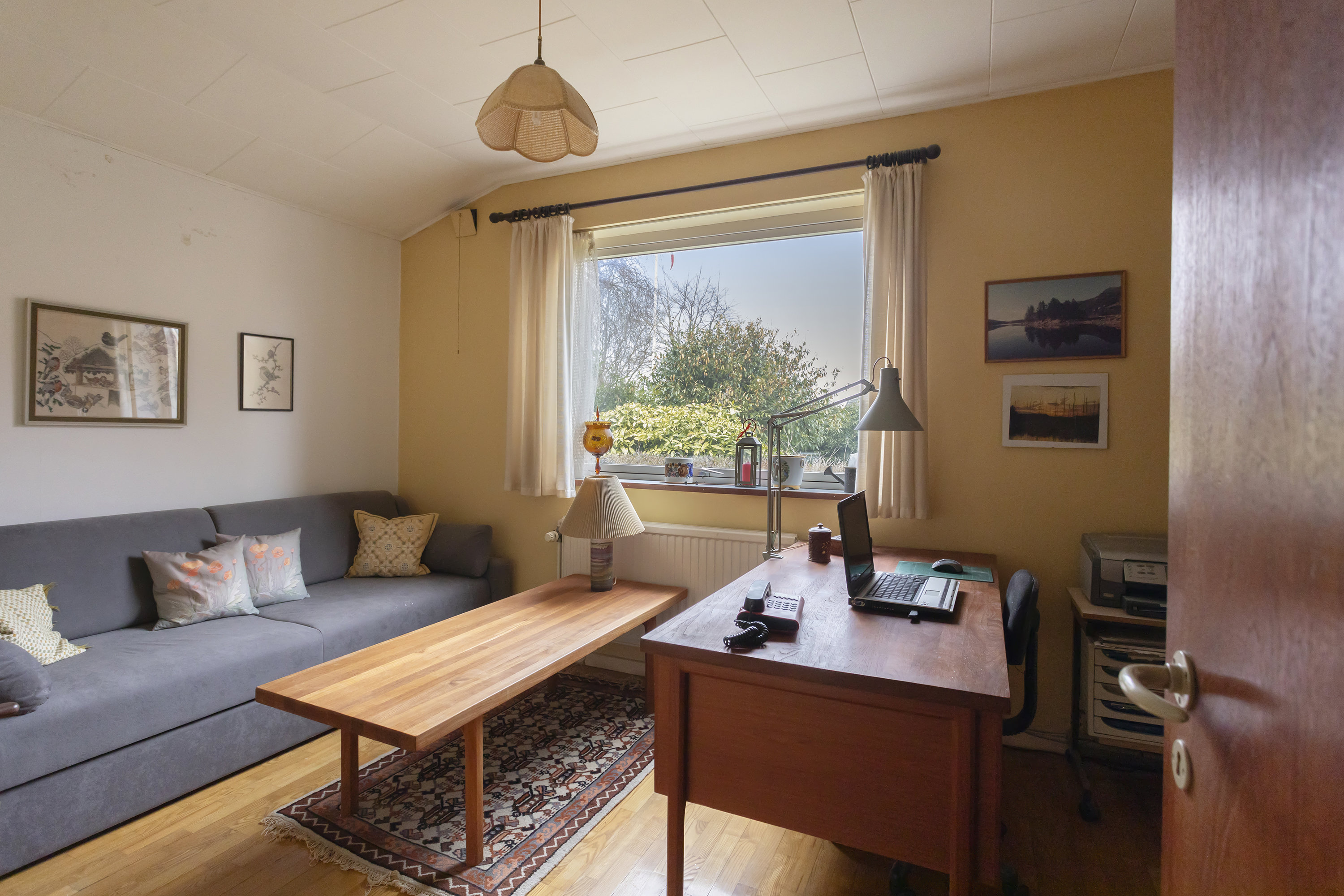 Fremhævet stue billede i fuldskærmstilstand. Billede af Flemløsevej 8, 2770 Kastrup