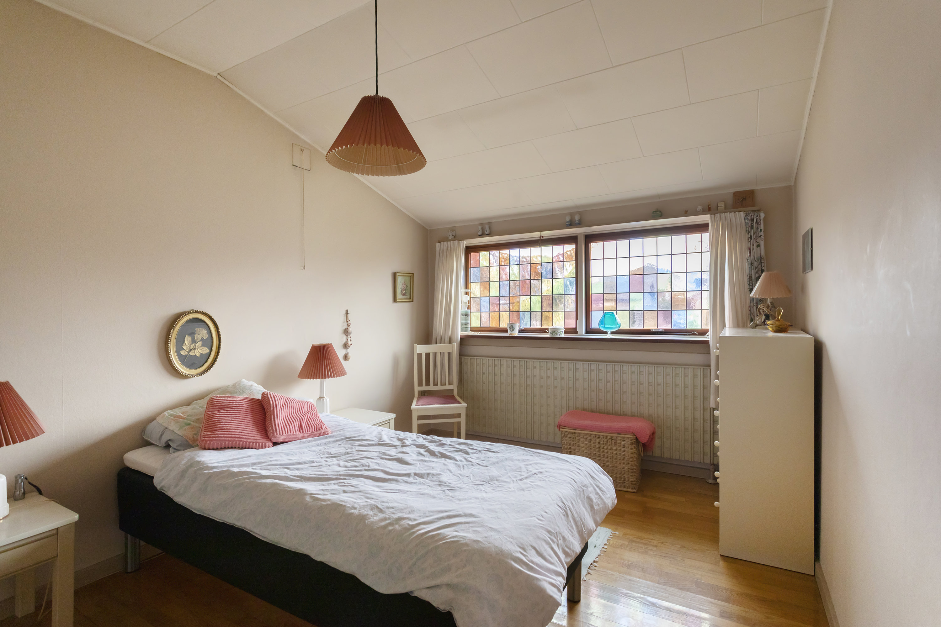 Fremhævet soveværelse billede i fuldskærmstilstand. Billede af Flemløsevej 8, 2770 Kastrup