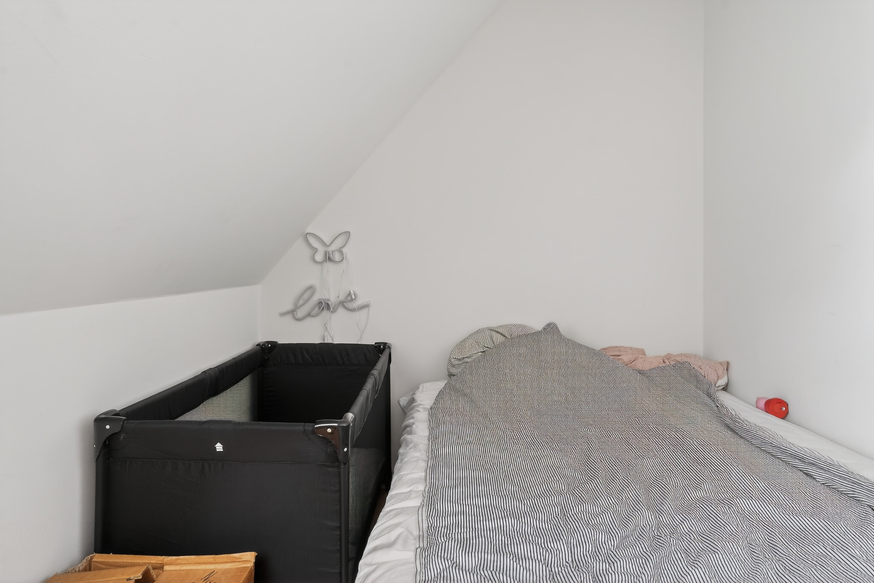 Fremhævet værelse billede i fuldskærmstilstand. Billede af Algade 12A, 2. th., 4660 Store Heddinge