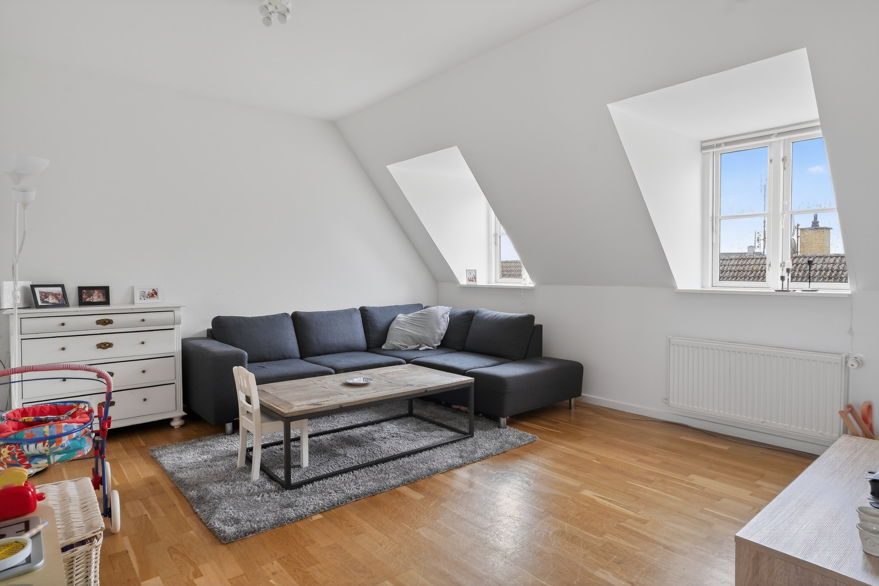 Fremhævet stue billede i fuldskærmstilstand. Billede af Algade 12A, 2. th., 4660 Store Heddinge