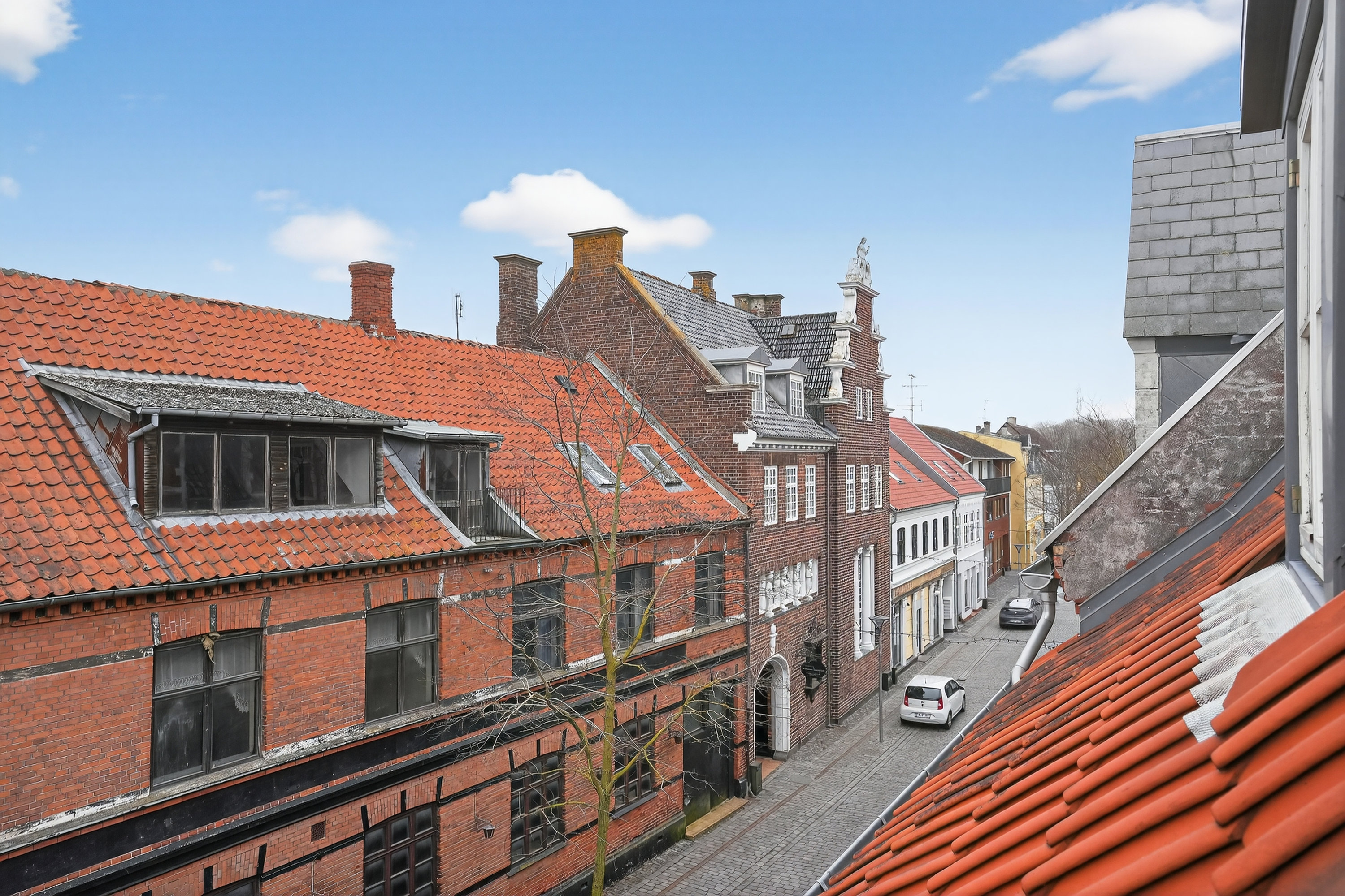 Fremhævet luftfoto billede i fuldskærmstilstand. Billede af Algade 12A, 2. th., 4660 Store Heddinge