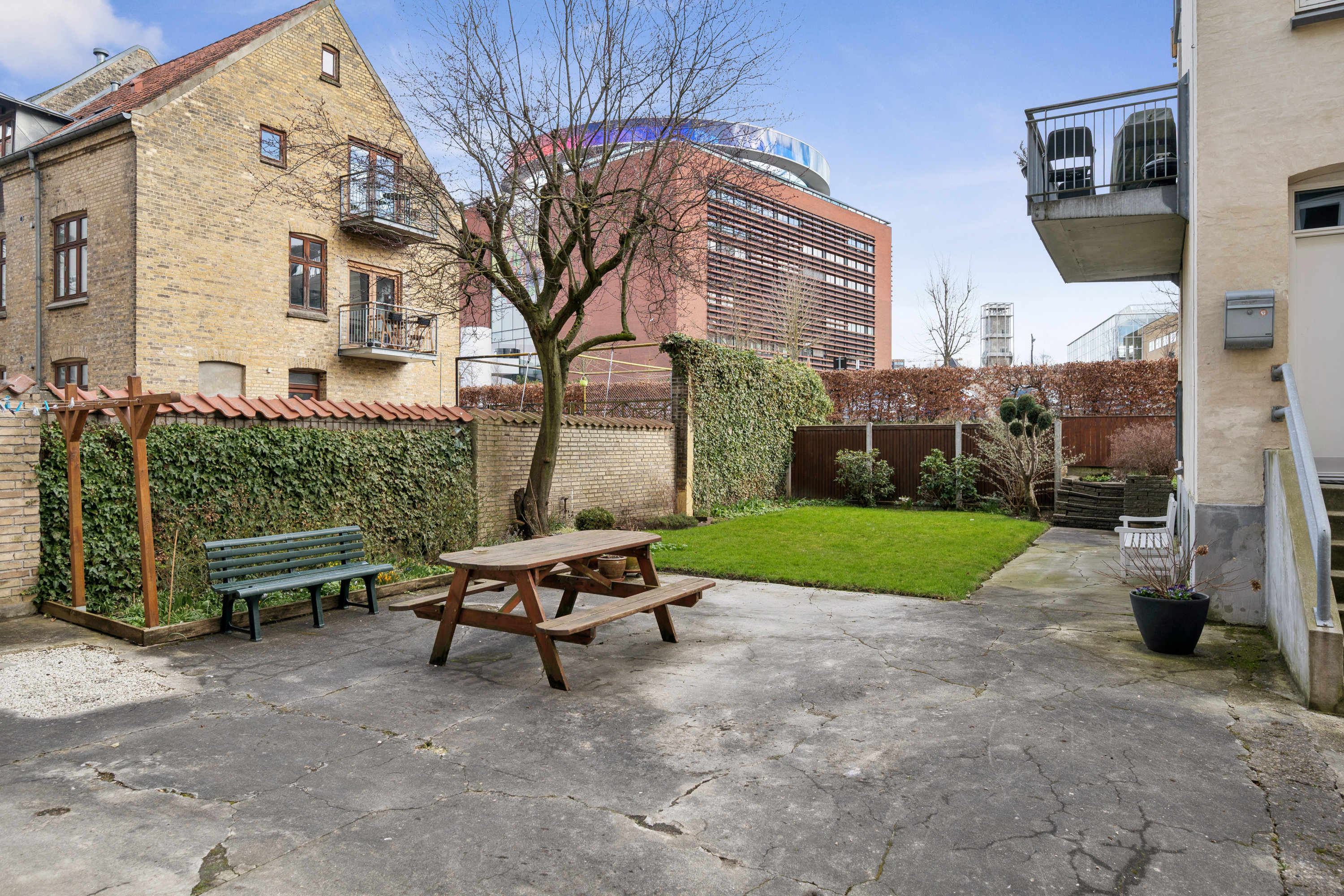 Fremhævet gårdmiljø billede i fuldskærmstilstand. Billede af Marstrandsgade 21, 3. th., 8000 Aarhus C