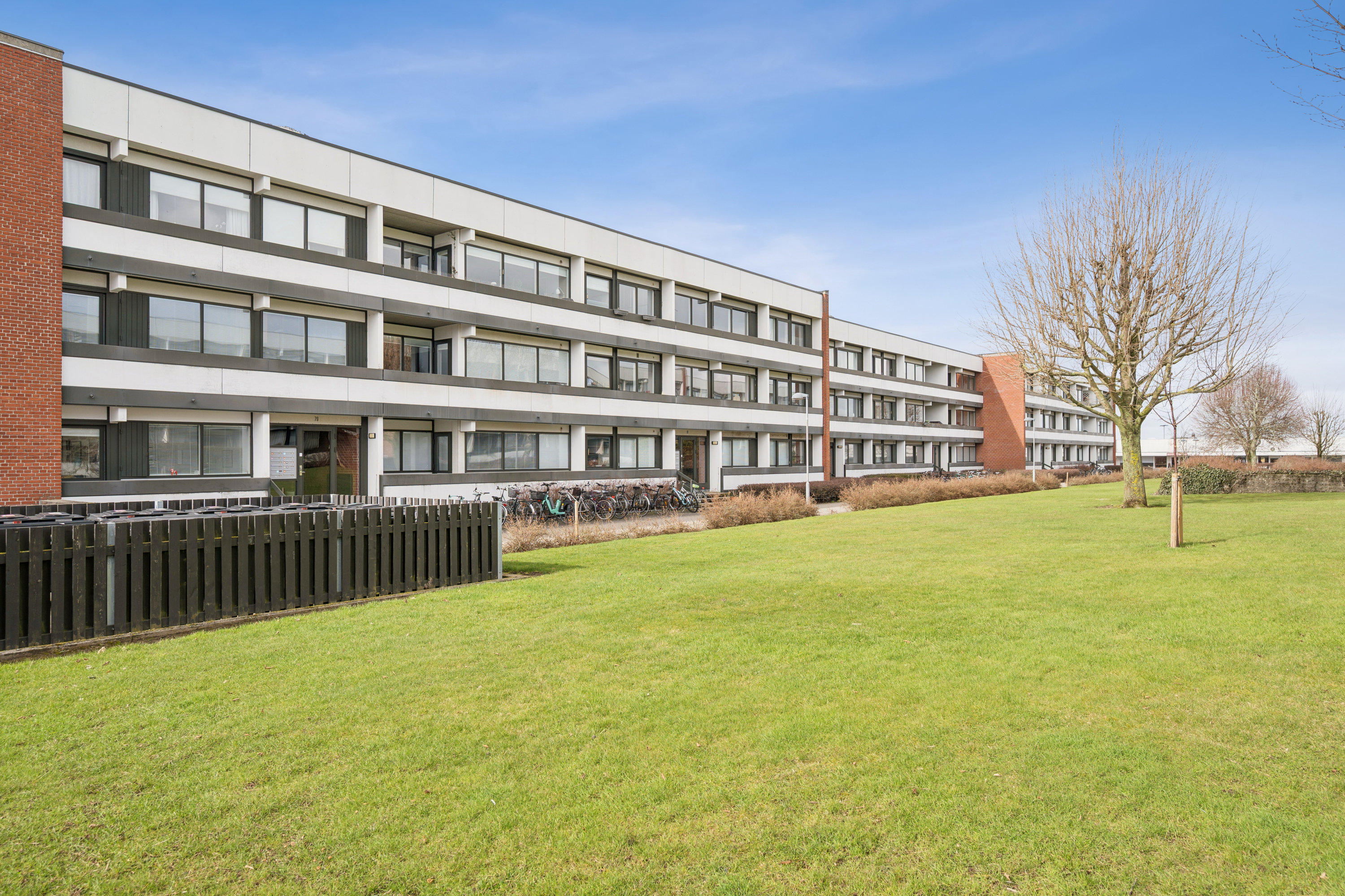 Fremhævet andet billede i fuldskærmstilstand. Billede af Brobjerg Parkvej 83, 2. 2., 8250 Egå