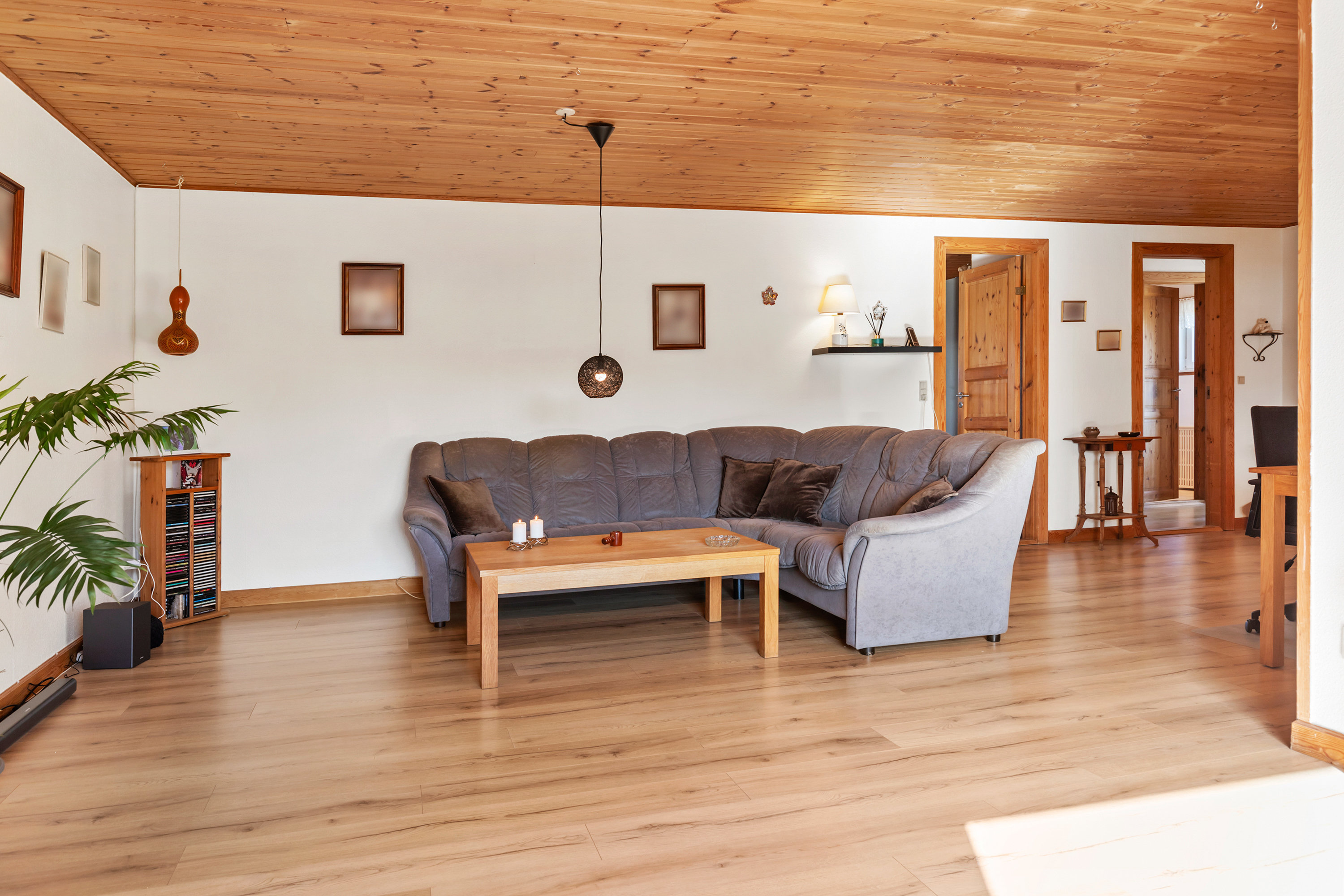 Fremhævet stue billede i fuldskærmstilstand. Billede af Jansensvej 4, 9490 Pandrup