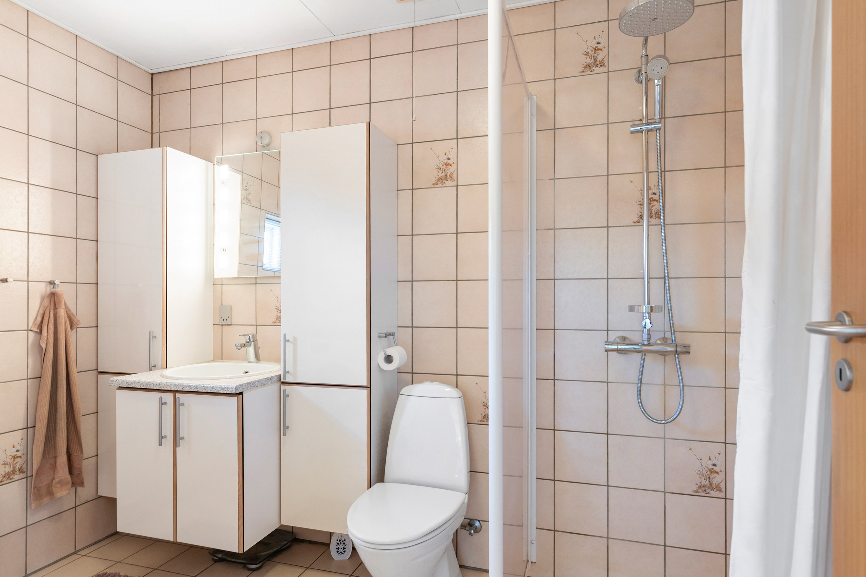 Fremhævet badeværelse billede i fuldskærmstilstand. Billede af Skolevej 70, 9490 Pandrup