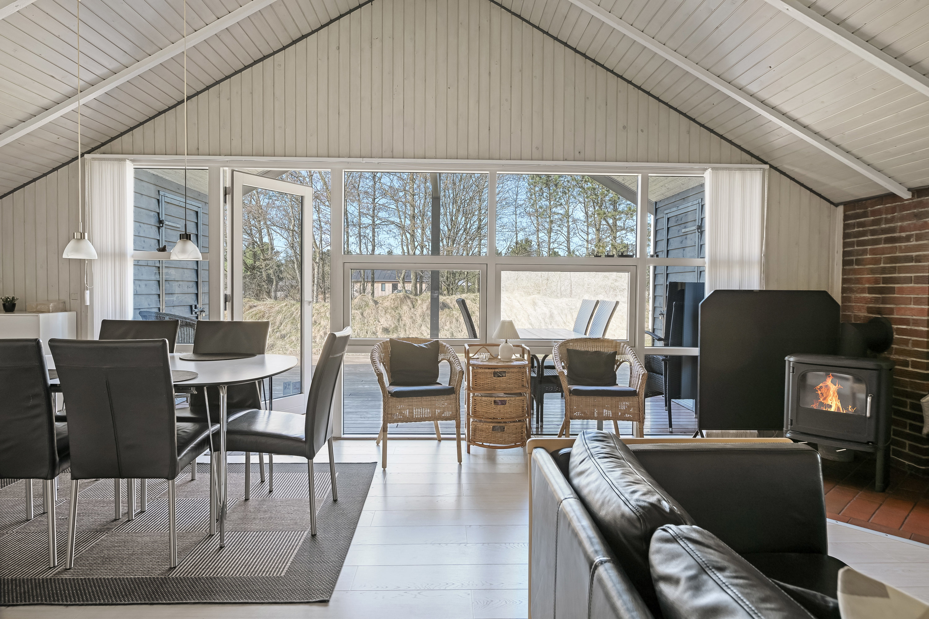 Fremhævet stue billede i fuldskærmstilstand. Billede af Hedetoftvej 19, 6857 Blåvand