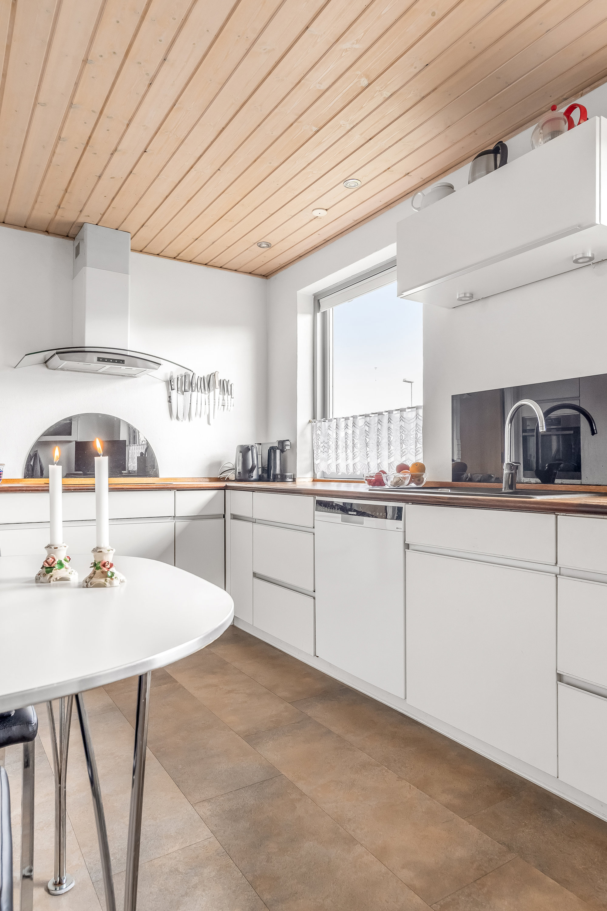 Fremhævet køkken billede i fuldskærmstilstand. Billede af Bygvænget 25, 7500 Holstebro