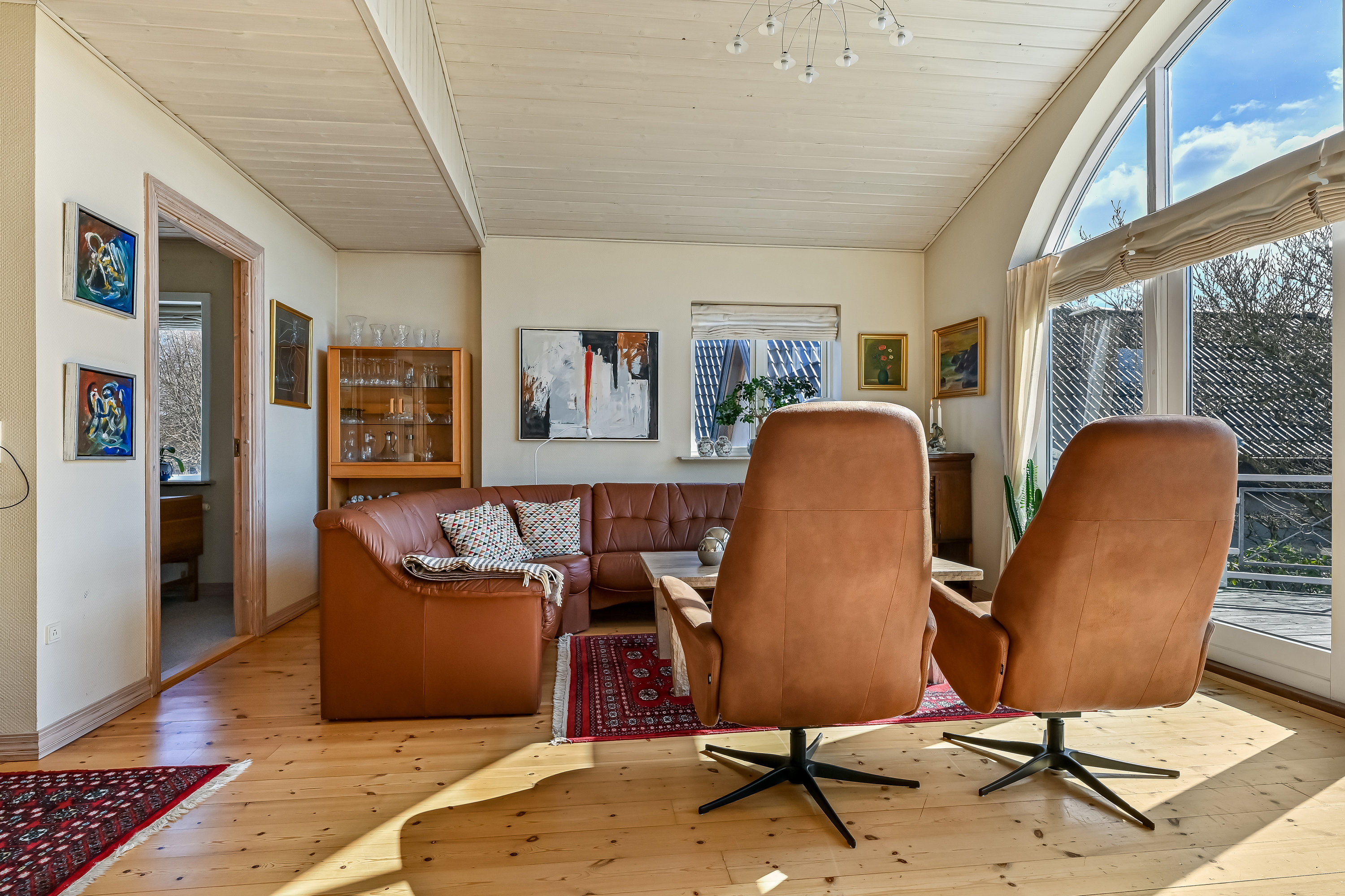 Fremhævet stue billede i fuldskærmstilstand. Billede af Holbækvej 34, 7400 Herning