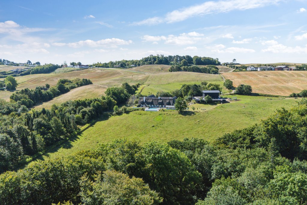 Fremhævet  billede i fuldskærmstilstand. Billede af Veddingevej 14, Høve, 4550 Asnæs