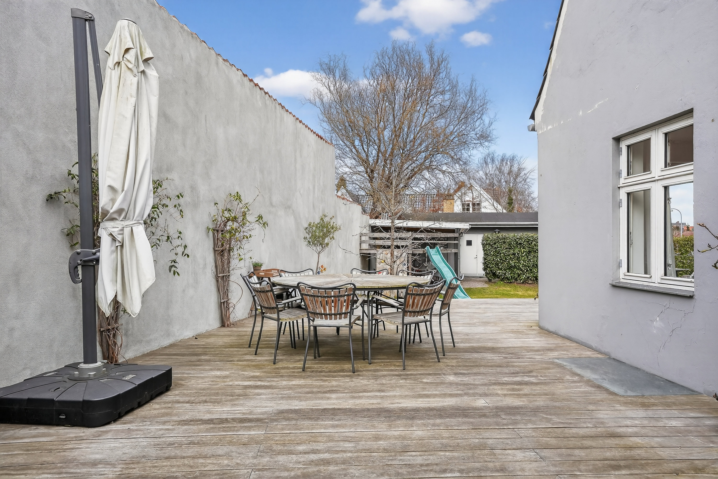 Fremhævet terrasse billede i fuldskærmstilstand. Billede af Niels Bohrs Alle 38, 2860 Søborg