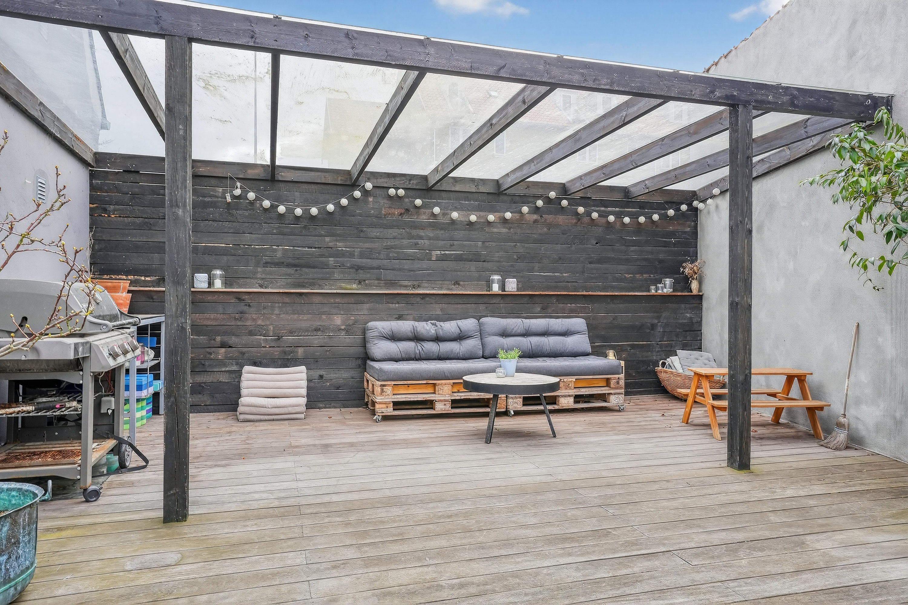 Fremhævet terrasse billede i fuldskærmstilstand. Billede af Niels Bohrs Alle 38, 2860 Søborg