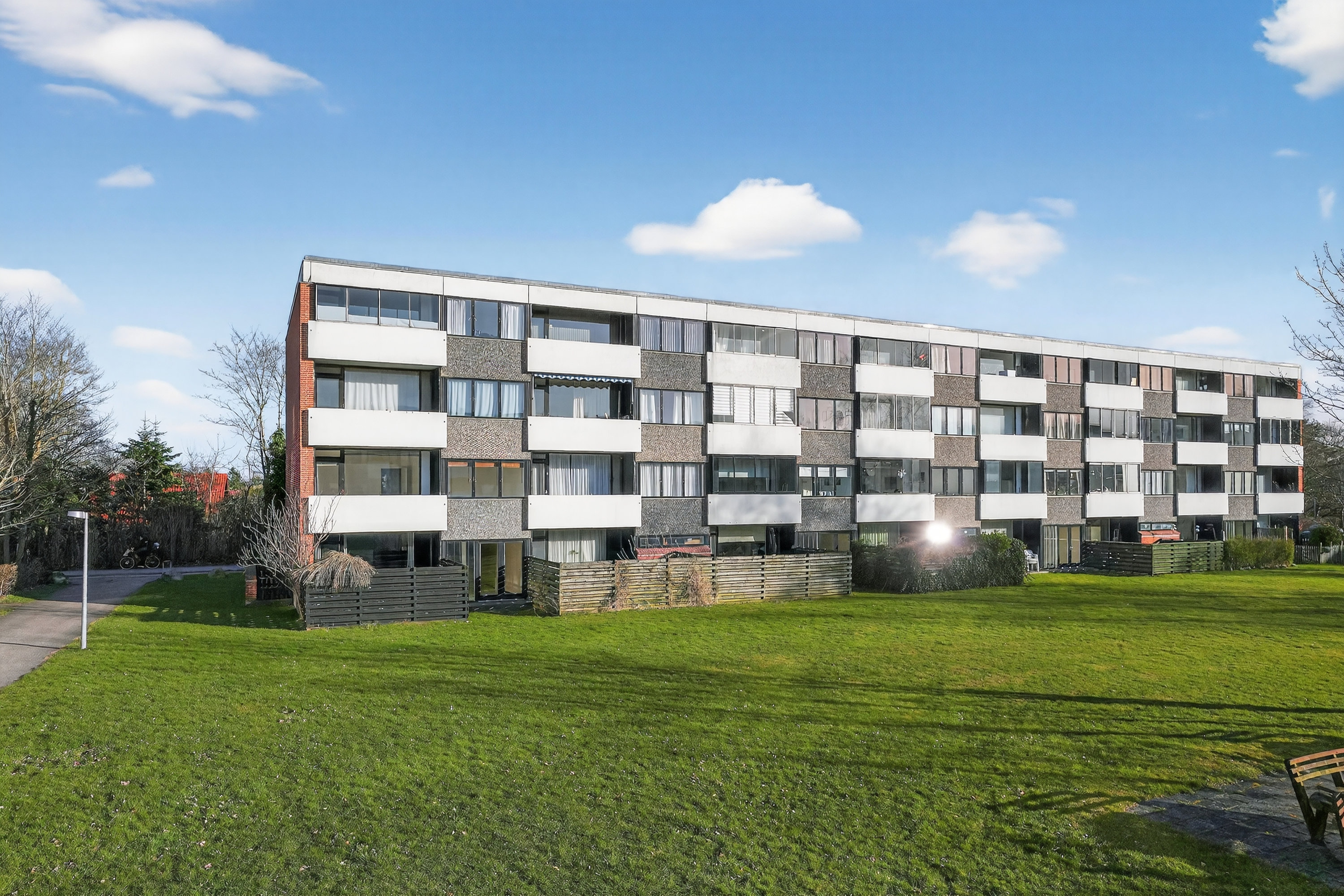 Fremhævet ejendommen billede i fuldskærmstilstand. Billede af Teglgårdsvej 631, 1. tv., 3050 Humlebæk