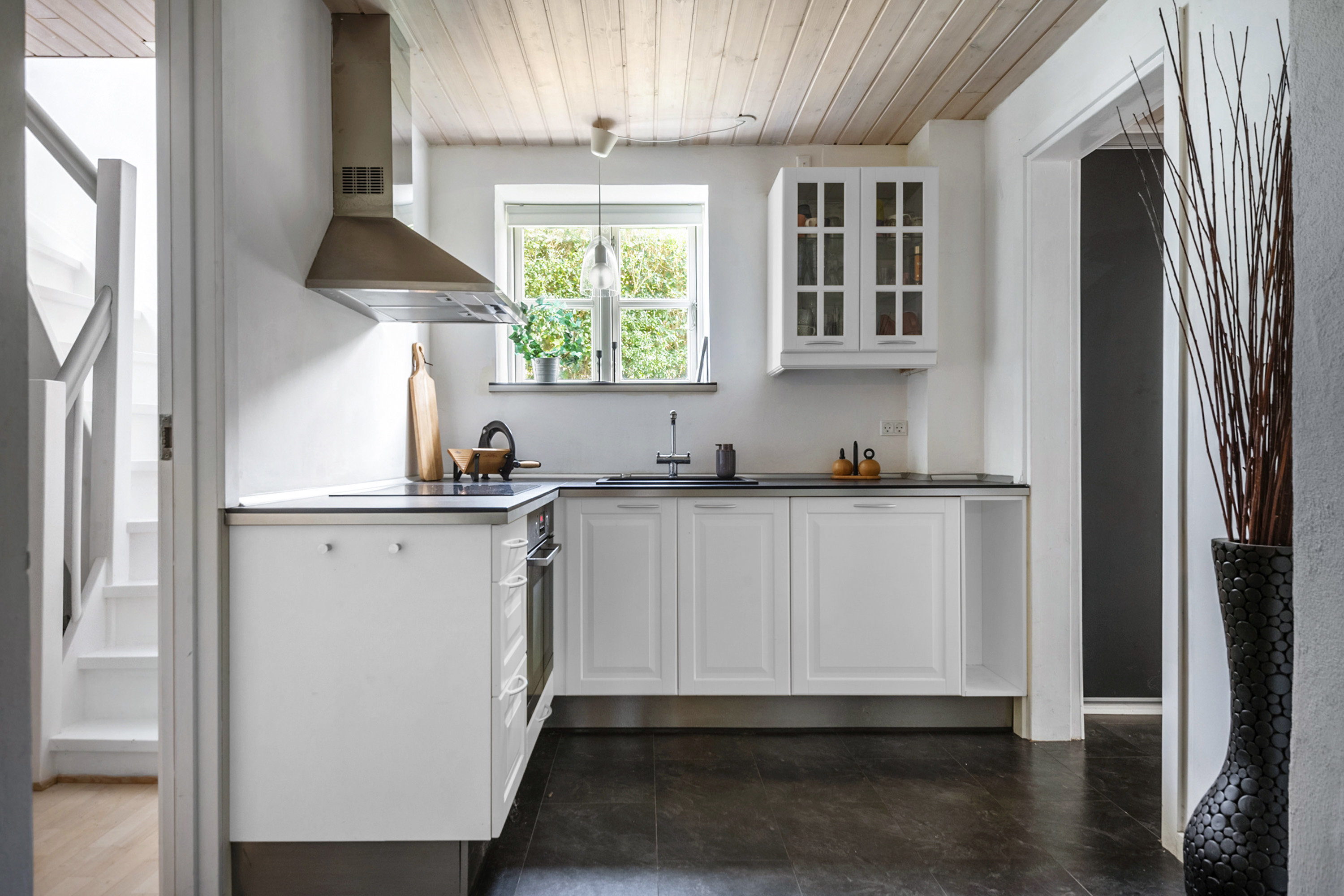 Fremhævet køkken billede i fuldskærmstilstand. Billede af Bredgade 1, 8300 Odder