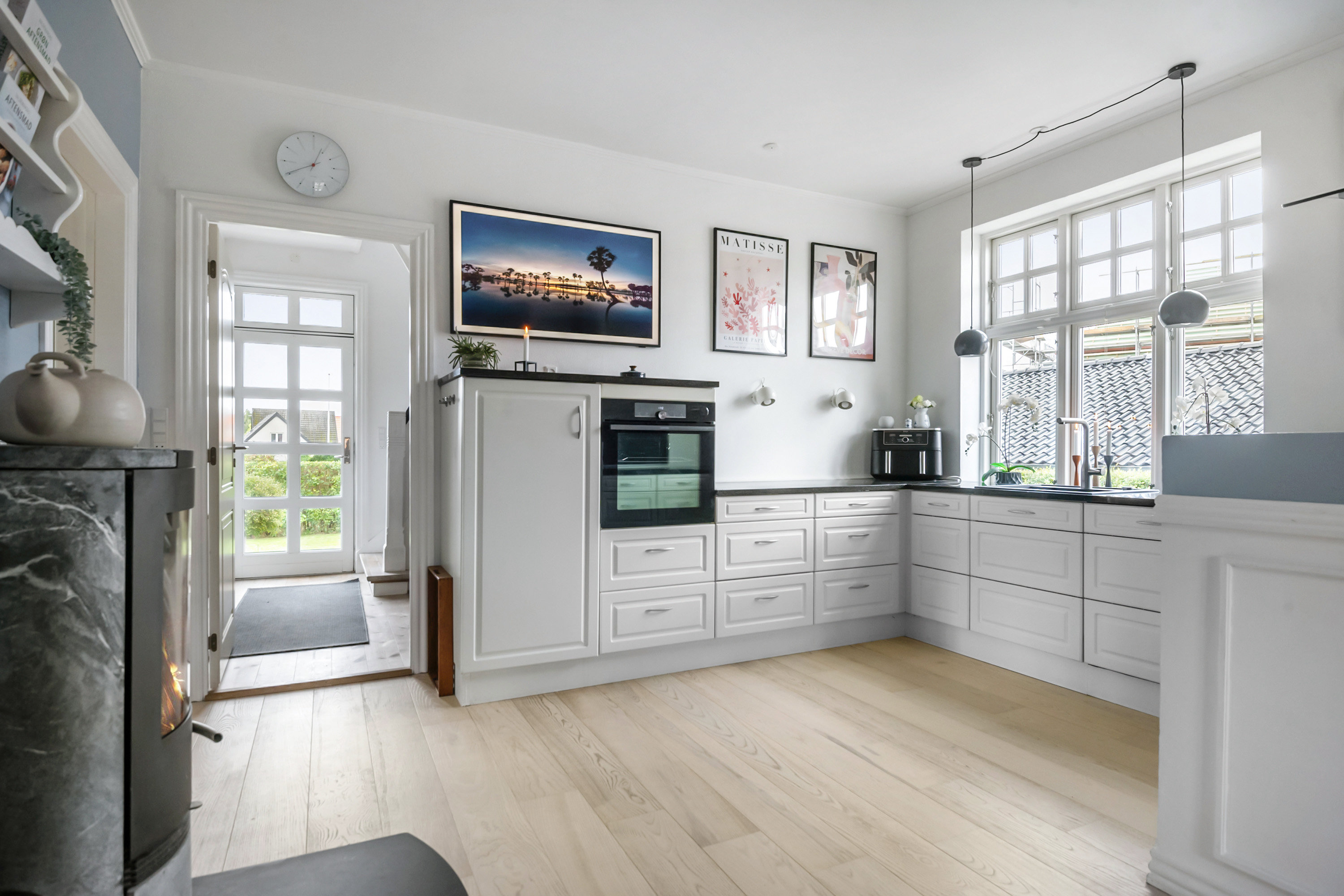 Fremhævet køkken billede i fuldskærmstilstand. Billede af Bredgade 1, 8300 Odder