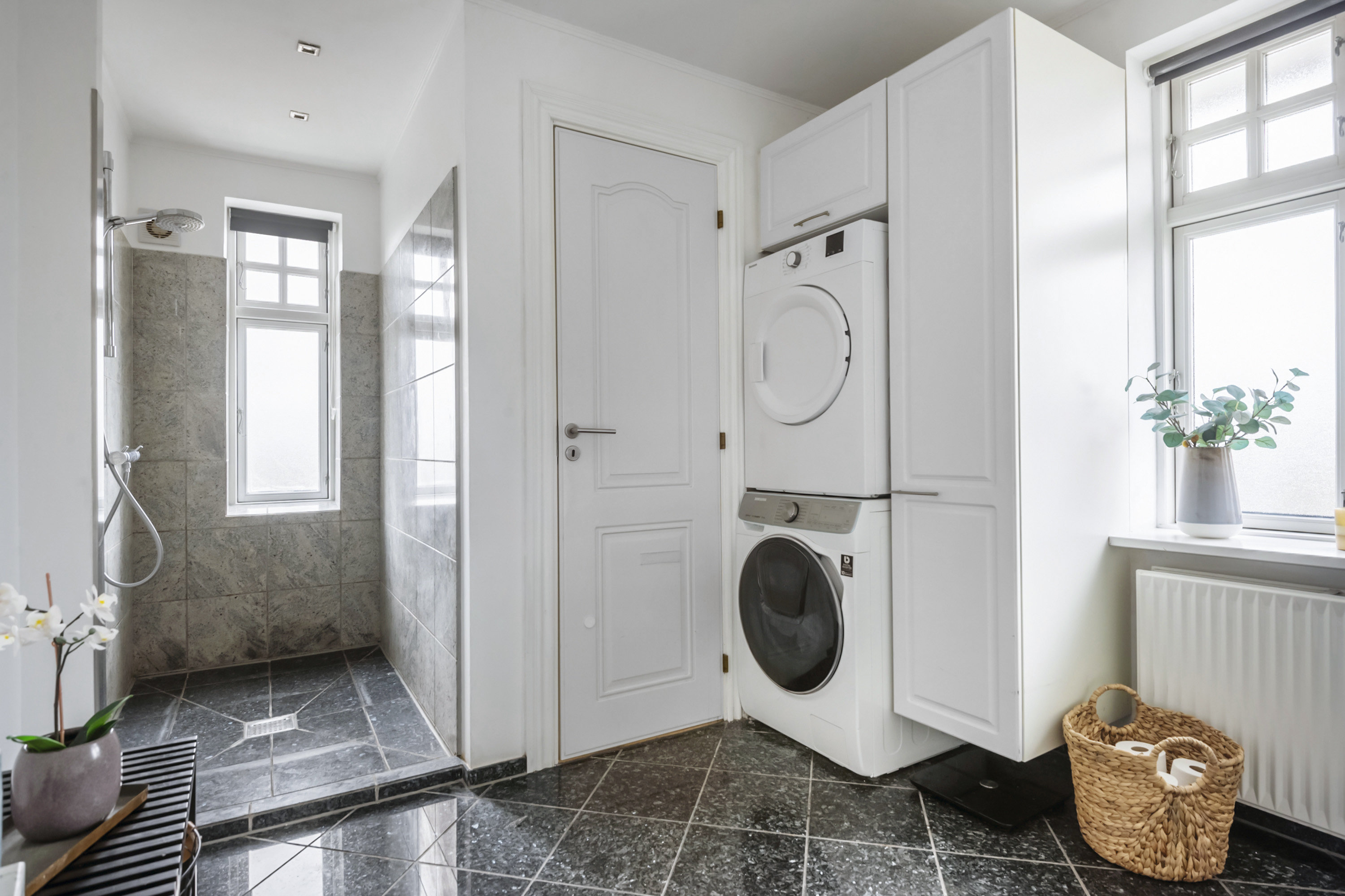 Fremhævet badeværelse billede i fuldskærmstilstand. Billede af Bredgade 1, 8300 Odder