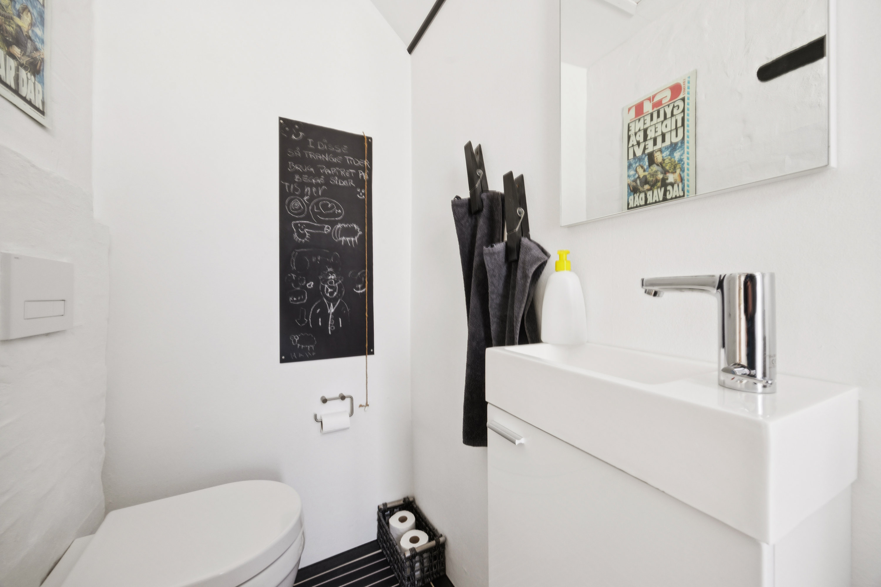 Fremhævet bad billede i fuldskærmstilstand. Billede af Langgade 51, Vejgaard, 9000 Aalborg