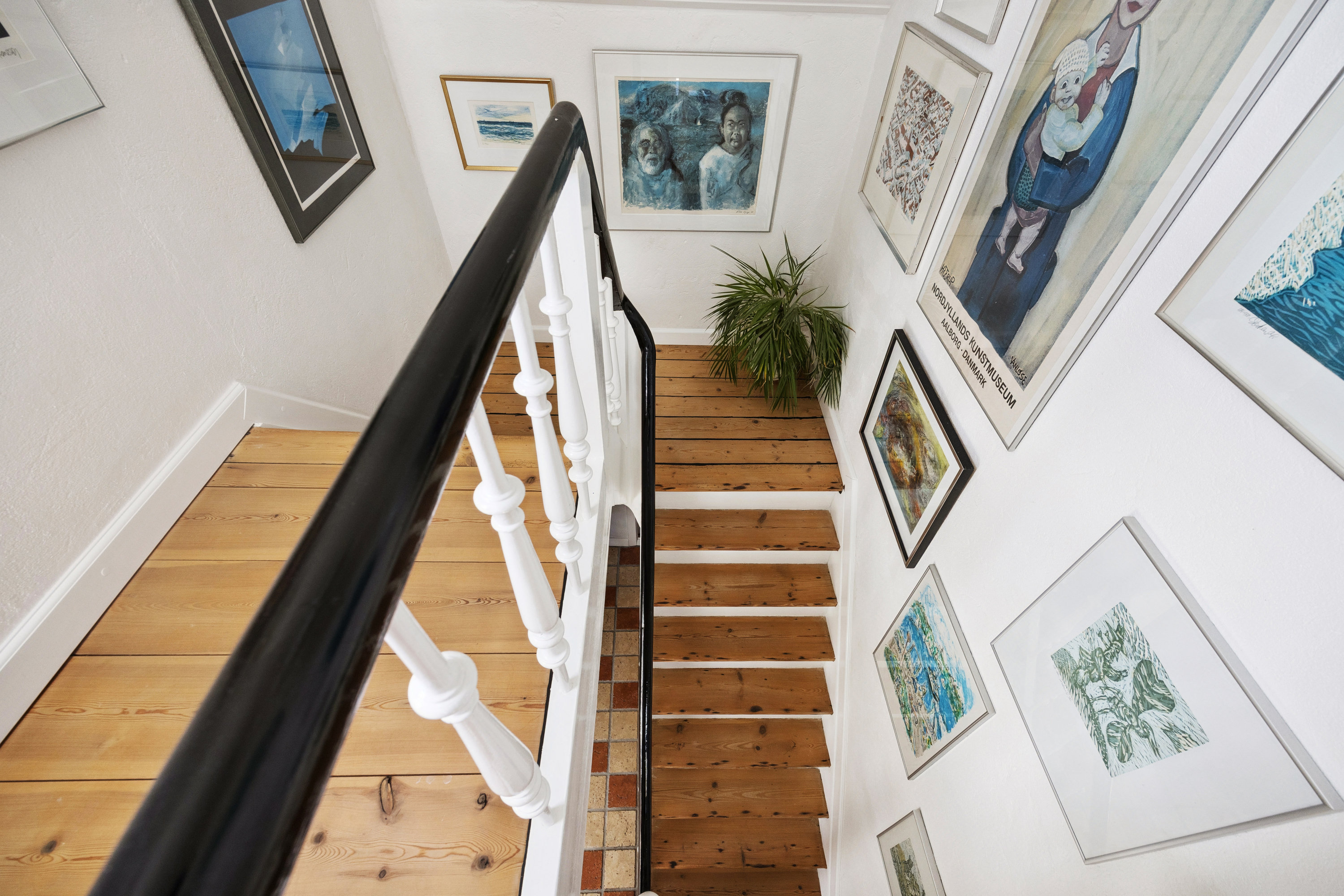 Fremhævet trappe billede i fuldskærmstilstand. Billede af Langgade 51, Vejgaard, 9000 Aalborg