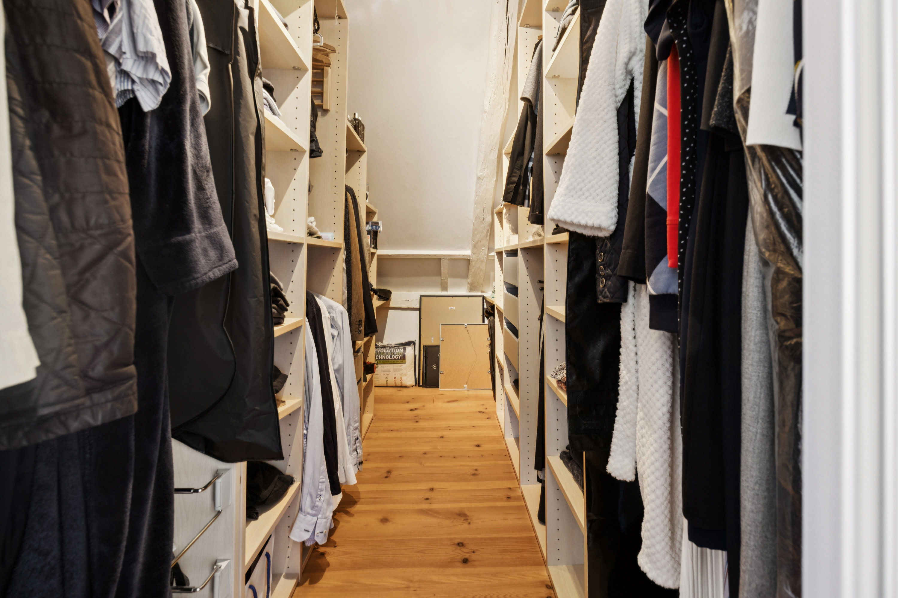 Fremhævet walkin closet billede i fuldskærmstilstand. Billede af Langgade 51, Vejgaard, 9000 Aalborg