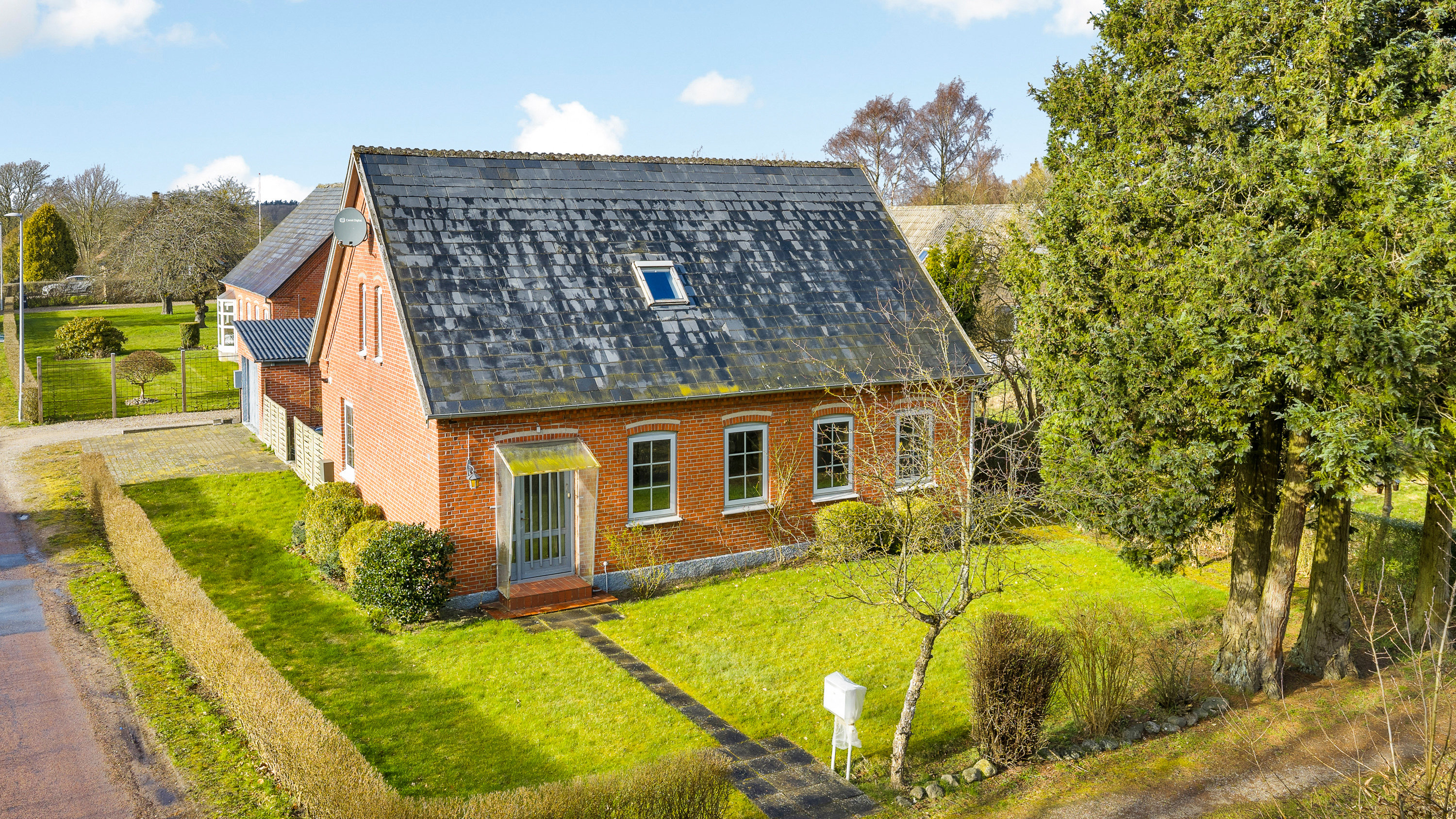 Fremhævet facade billede i fuldskærmstilstand. Billede af Kaj Lykkesvej 8, Korinth, 5600 Faaborg