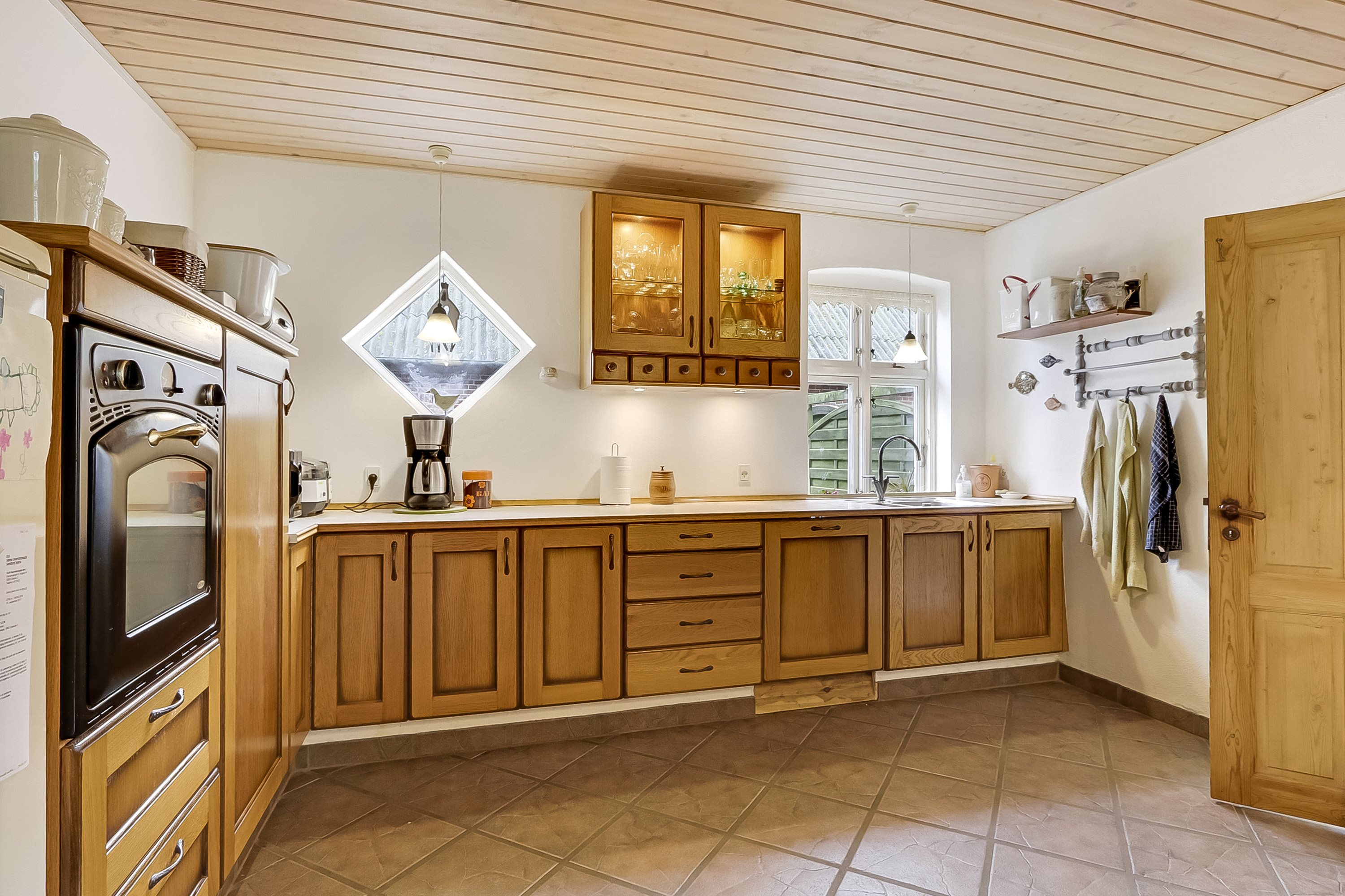 Fremhævet køkken billede i fuldskærmstilstand. Billede af Boholtvej 11, Boholt, 5874 Hesselager