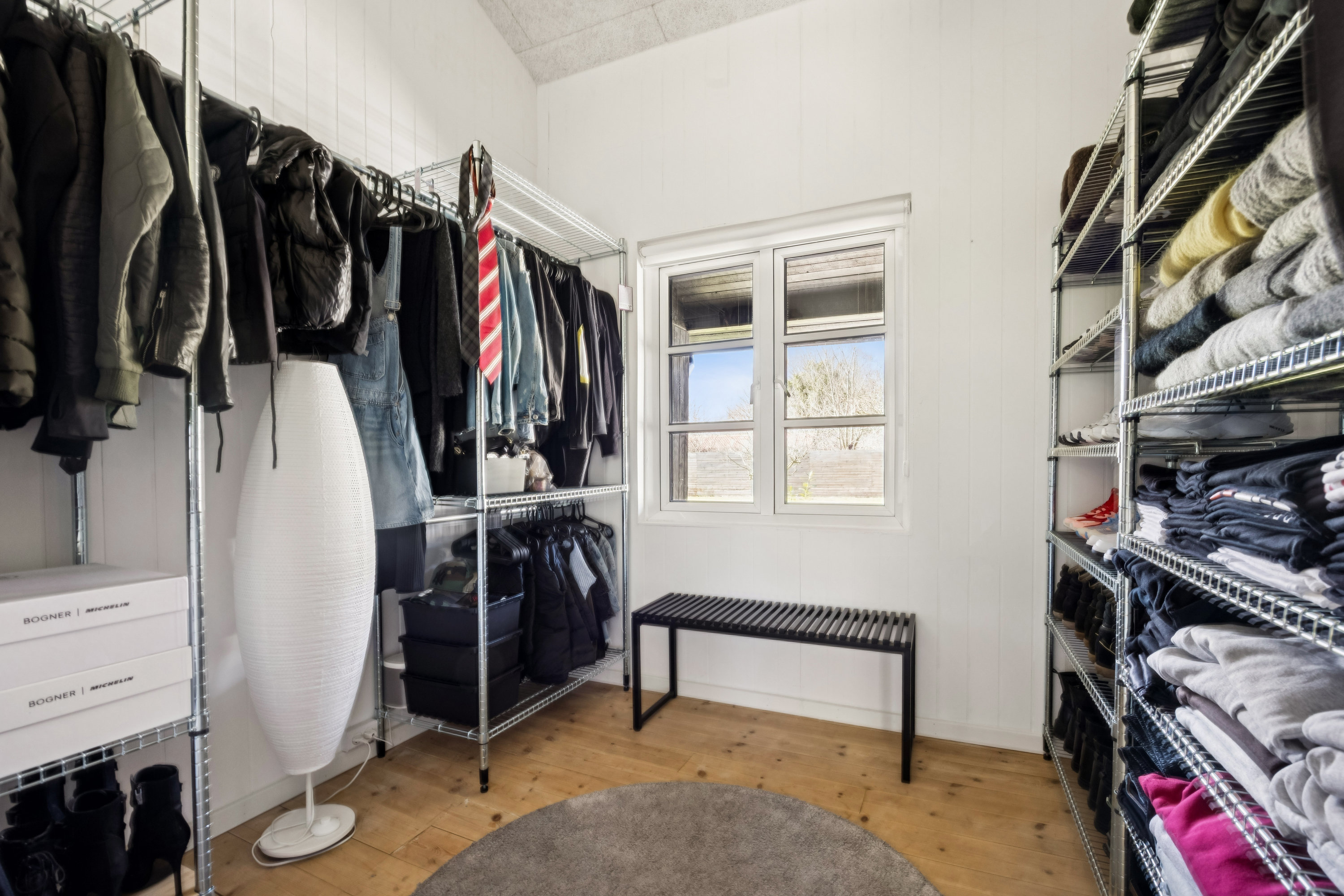 Fremhævet walkin closet billede i fuldskærmstilstand. Billede af Krøjen 17, 9240 Nibe