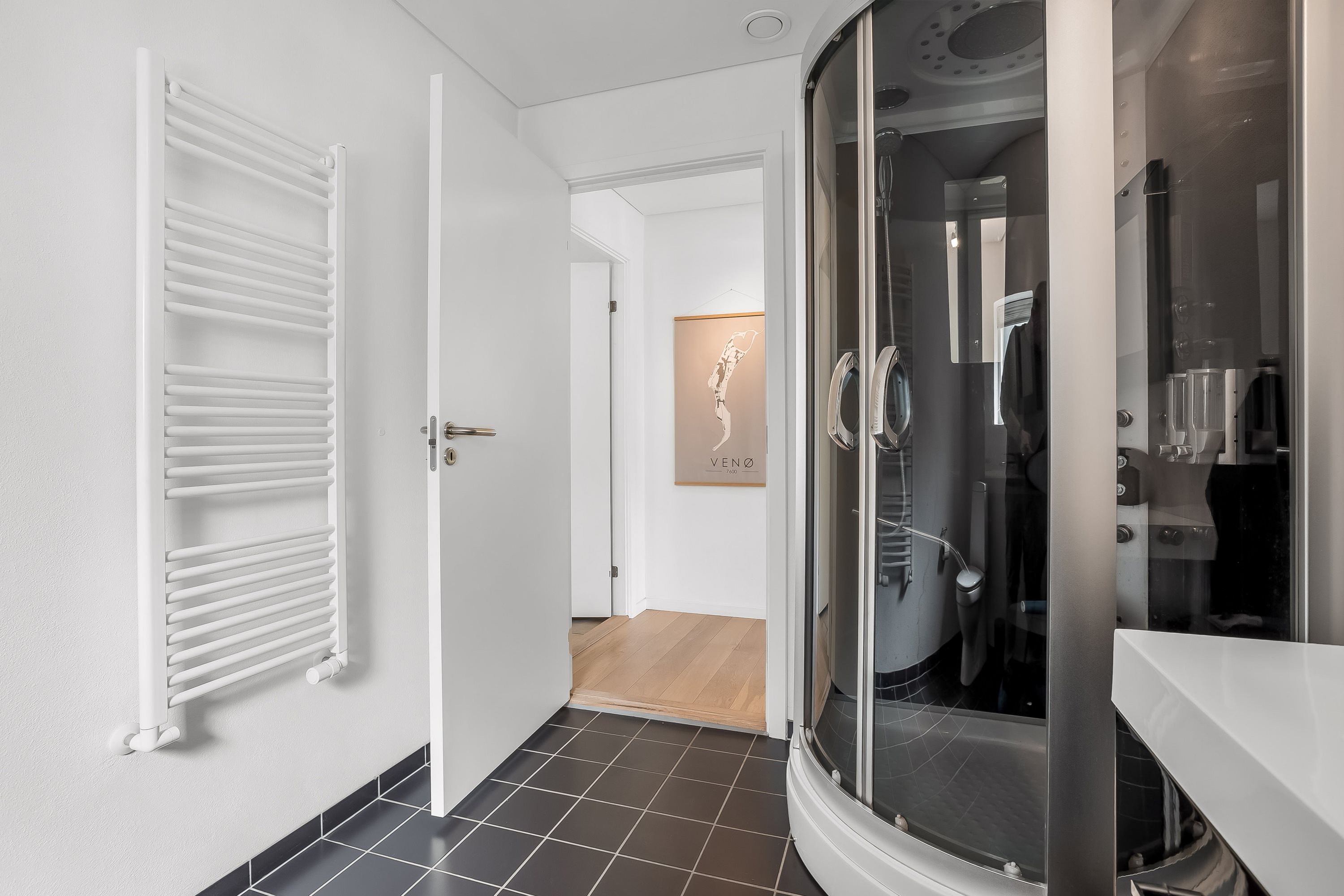 Fremhævet badeværelse billede i fuldskærmstilstand. Billede af Lilleåvej 4, Råsted, 7500 Holstebro