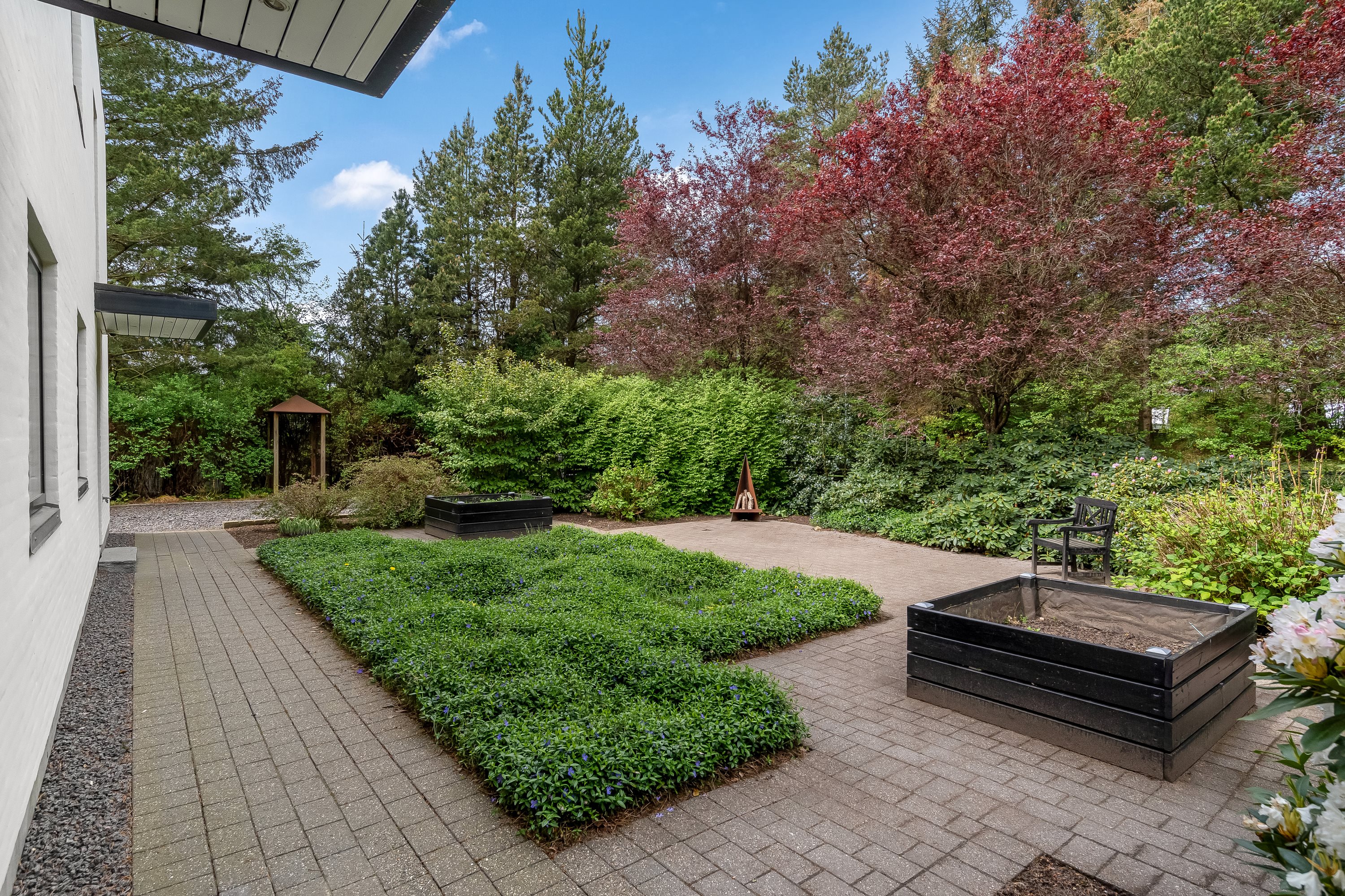 Fremhævet forhave billede i fuldskærmstilstand. Billede af Lilleåvej 4, Råsted, 7500 Holstebro