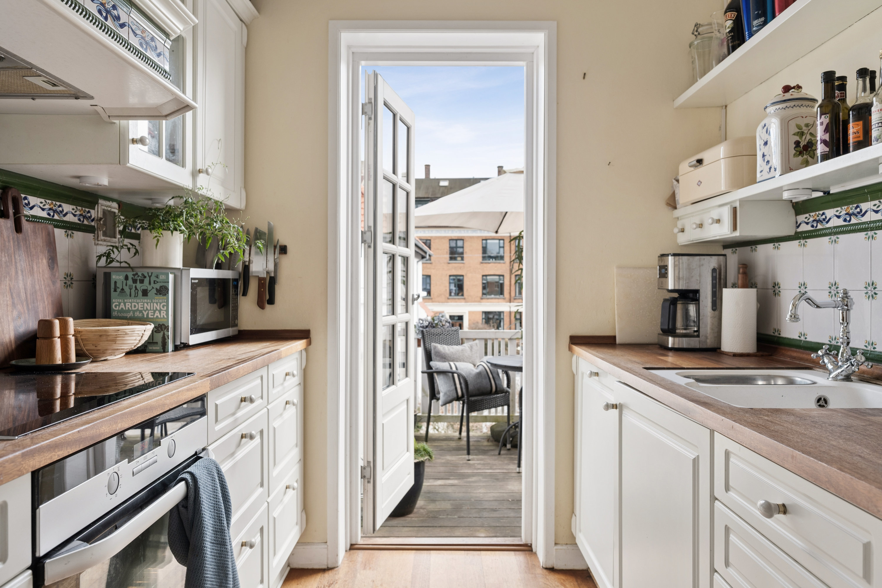 Fremhævet køkken billede i fuldskærmstilstand. Billede af Asgårdsvej 19, 1., 1811 Frederiksberg C