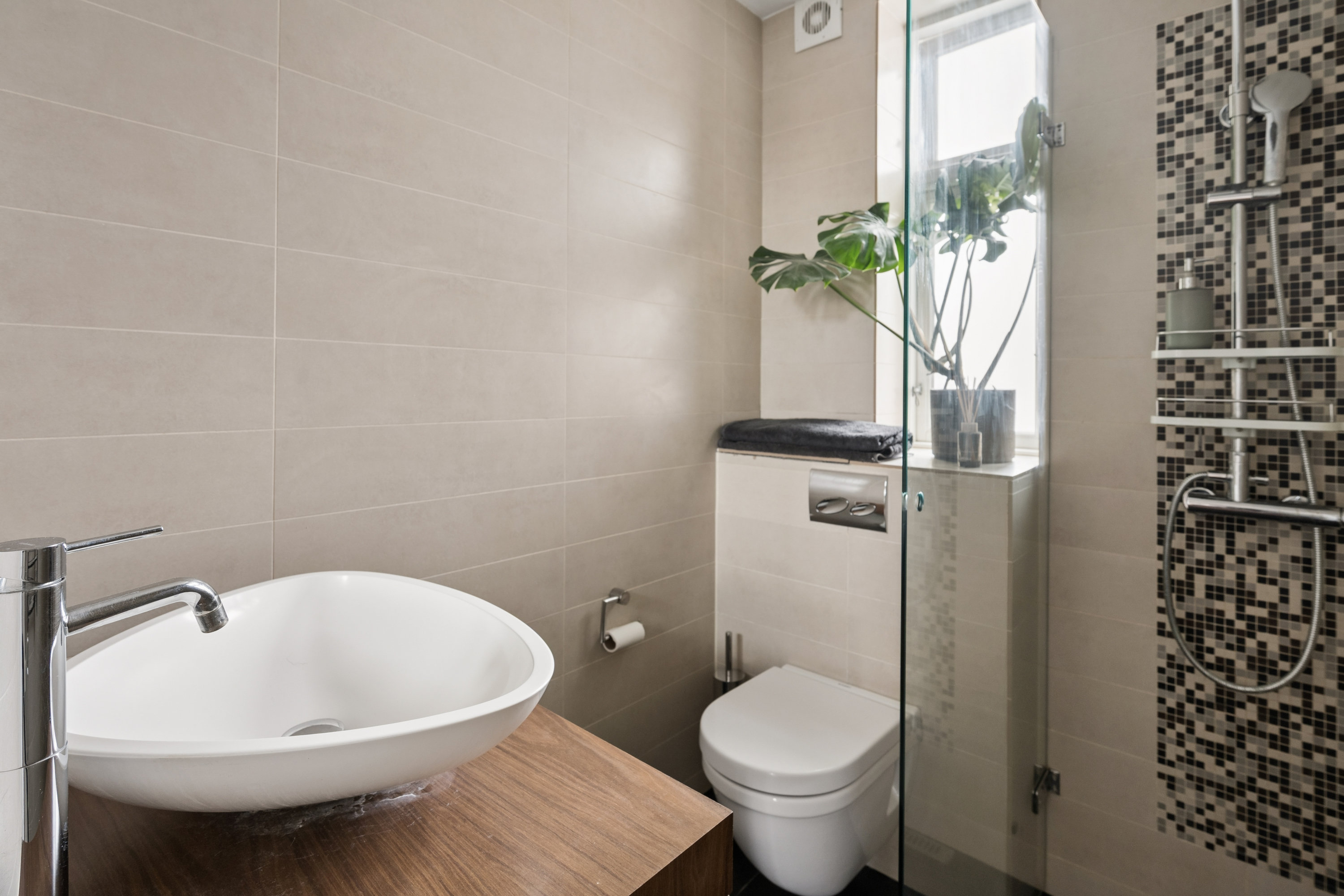 Fremhævet badeværelse billede i fuldskærmstilstand. Billede af Asgårdsvej 19, 1., 1811 Frederiksberg C