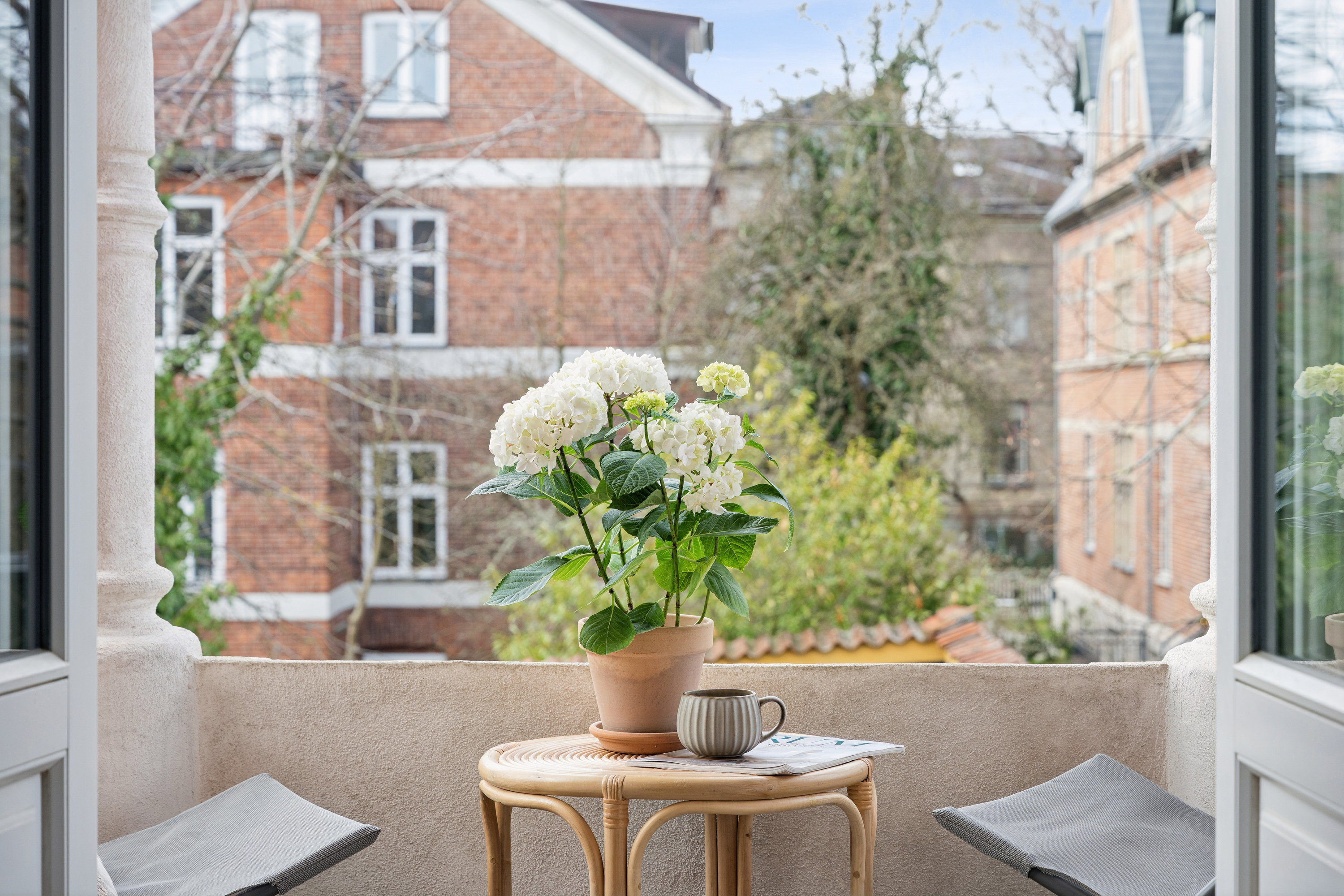 Fremhævet stue billede i fuldskærmstilstand. Billede af Asgårdsvej 19, 1., 1811 Frederiksberg C