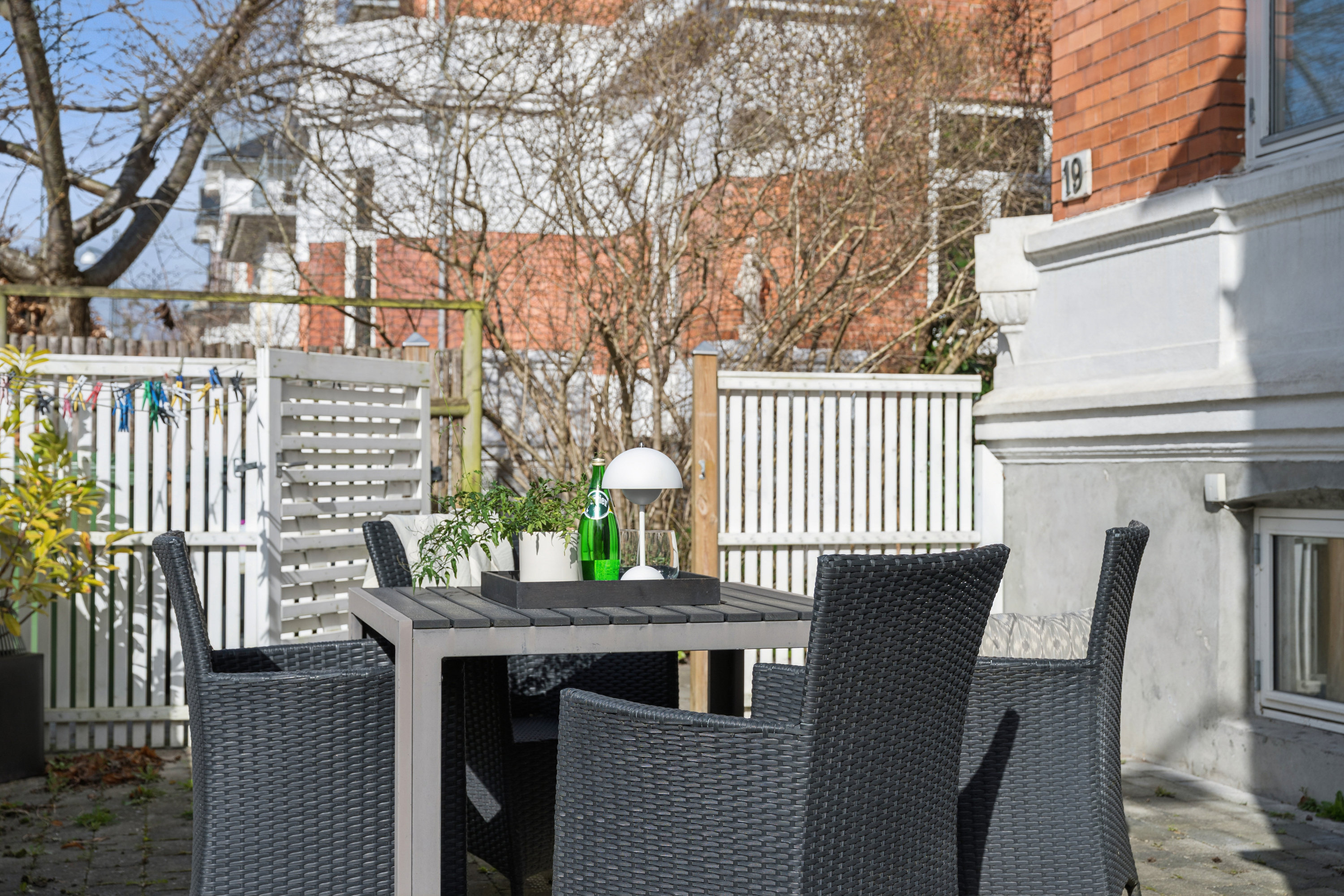 Fremhævet terrasse billede i fuldskærmstilstand. Billede af Asgårdsvej 19, 1., 1811 Frederiksberg C