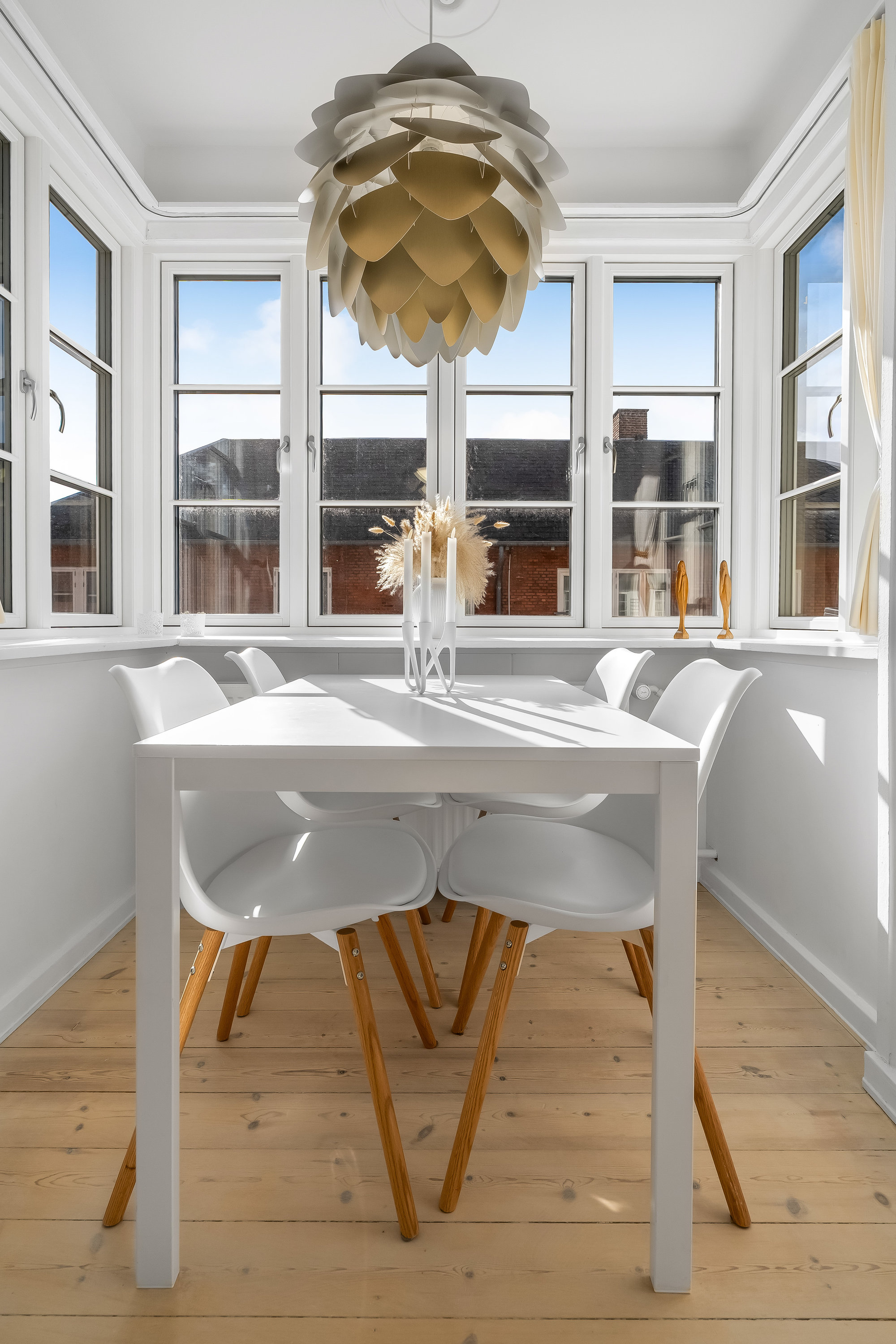 Fremhævet stue billede i fuldskærmstilstand. Billede af Søndre Jernbanevej 5, 4. tv., 3400 Hillerød