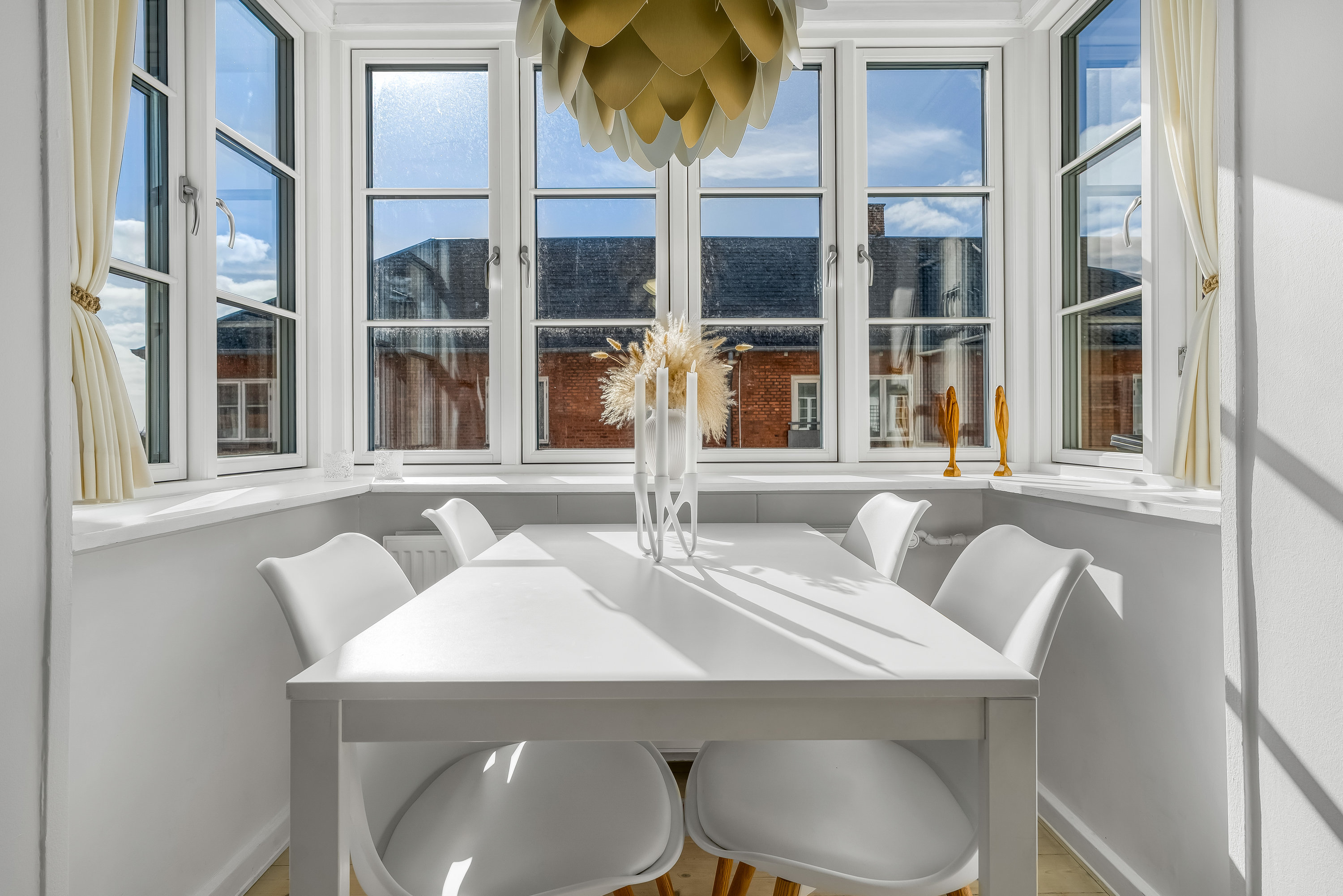 Fremhævet stue billede i fuldskærmstilstand. Billede af Søndre Jernbanevej 5, 4. tv., 3400 Hillerød