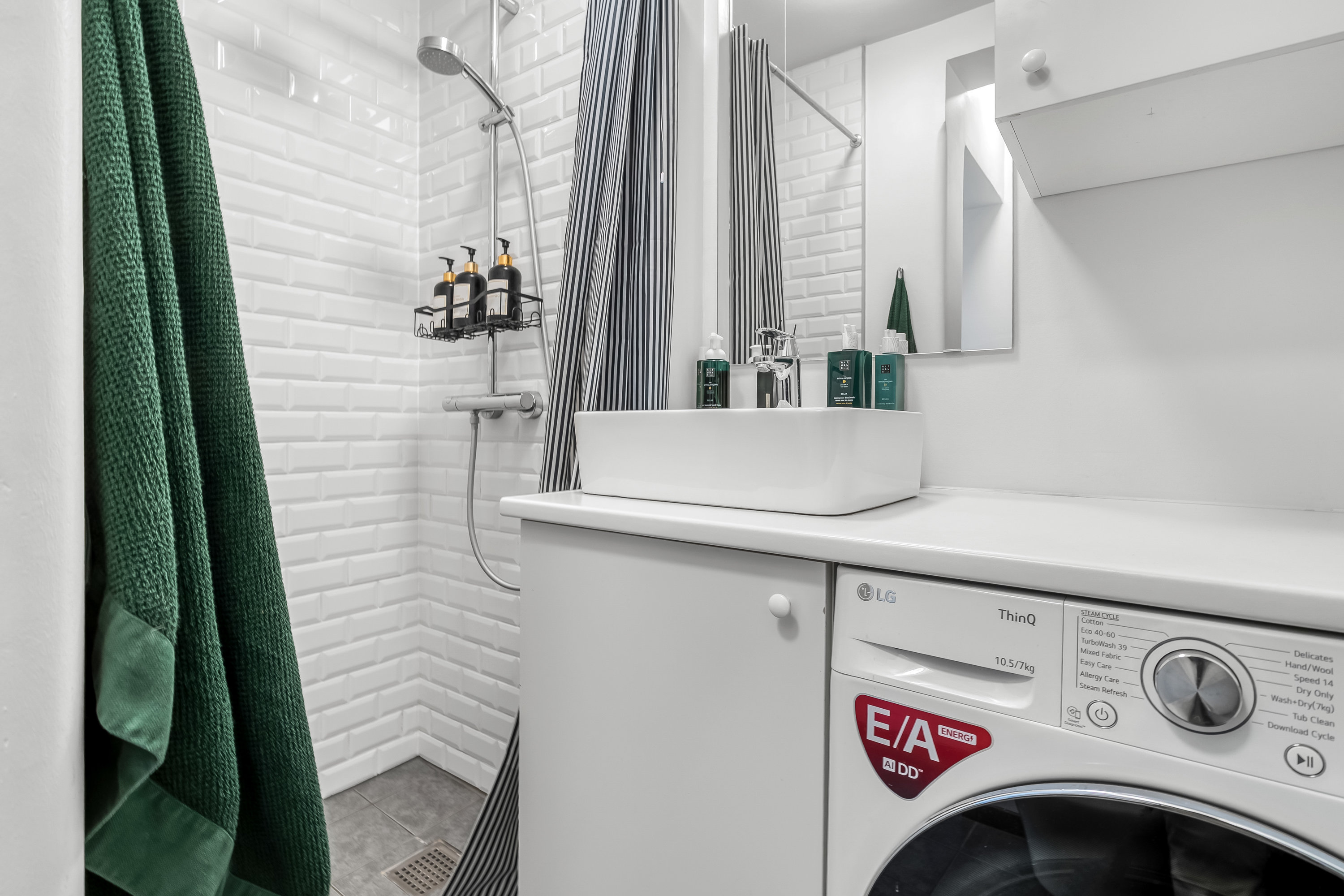 Fremhævet badeværelse billede i fuldskærmstilstand. Billede af Søndre Jernbanevej 5, 4. tv., 3400 Hillerød