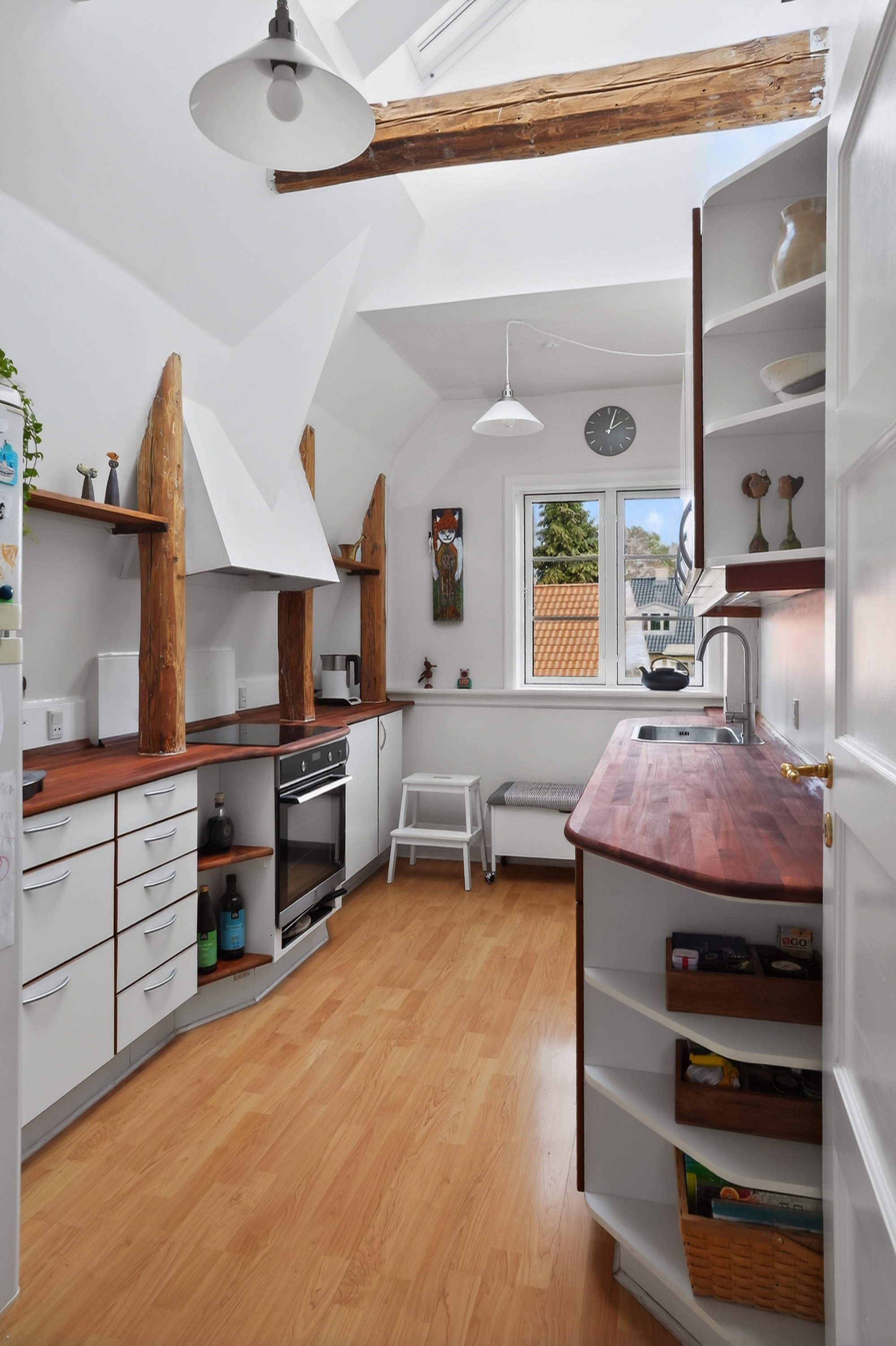 Fremhævet køkken billede i fuldskærmstilstand. Billede af Vangedevej 207A, 1. + 2., 2870 Dyssegård