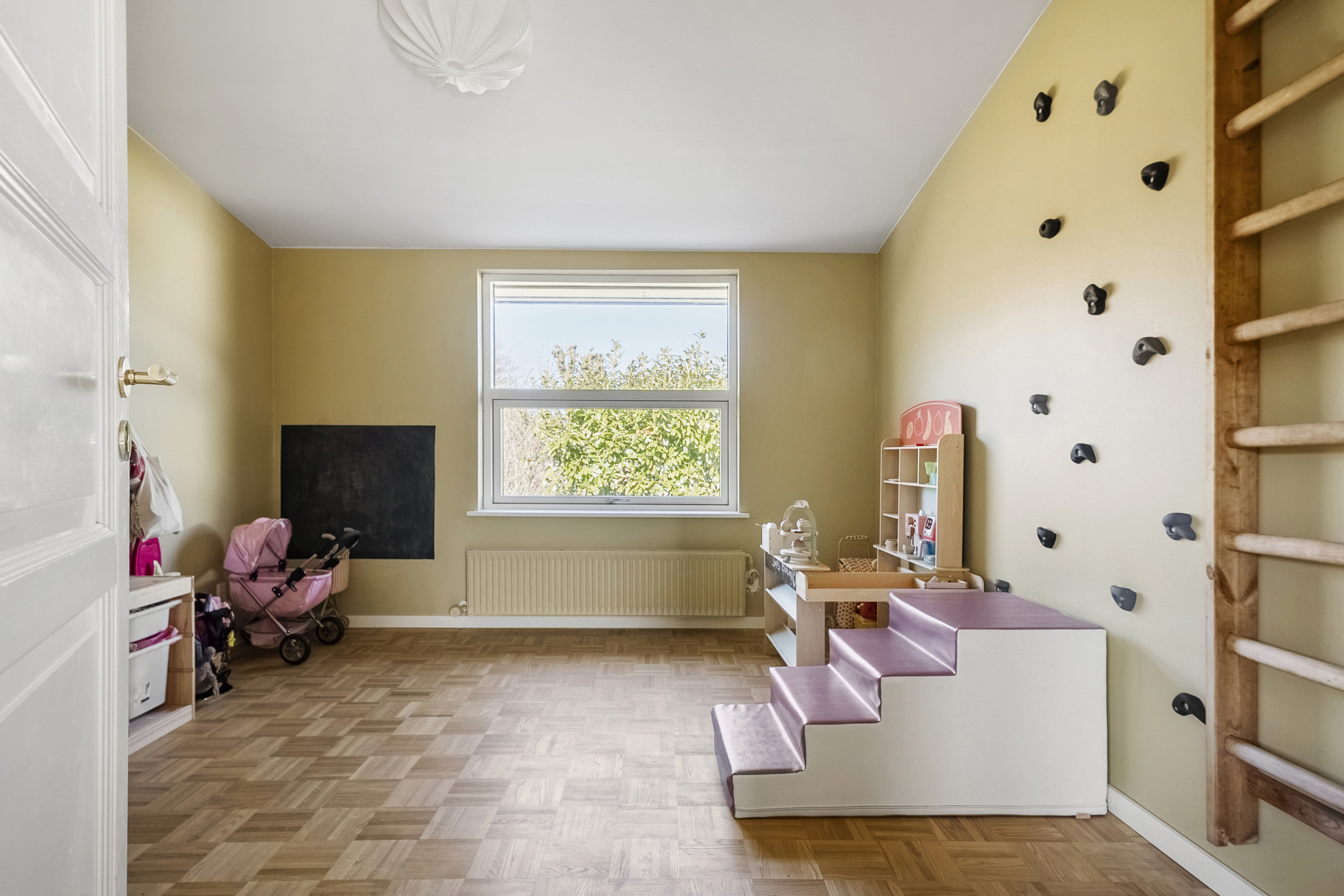 Fremhævet  billede i fuldskærmstilstand. Billede af Mandalsvej 11B, Christiansbjerg, 8200 Aarhus N