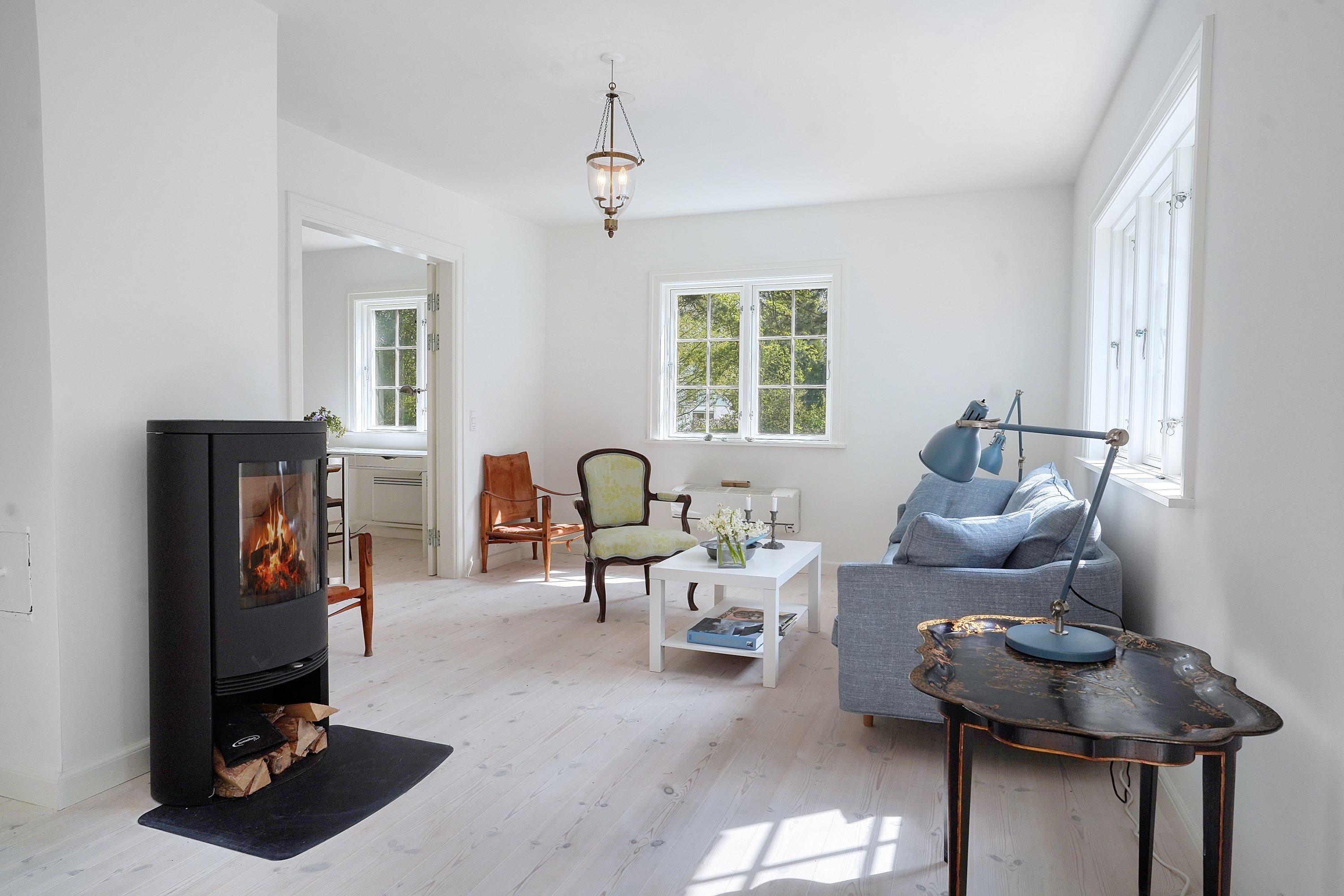 Fremhævet stue billede i fuldskærmstilstand. Billede af Kildedalen 2, 3100 Hornbæk