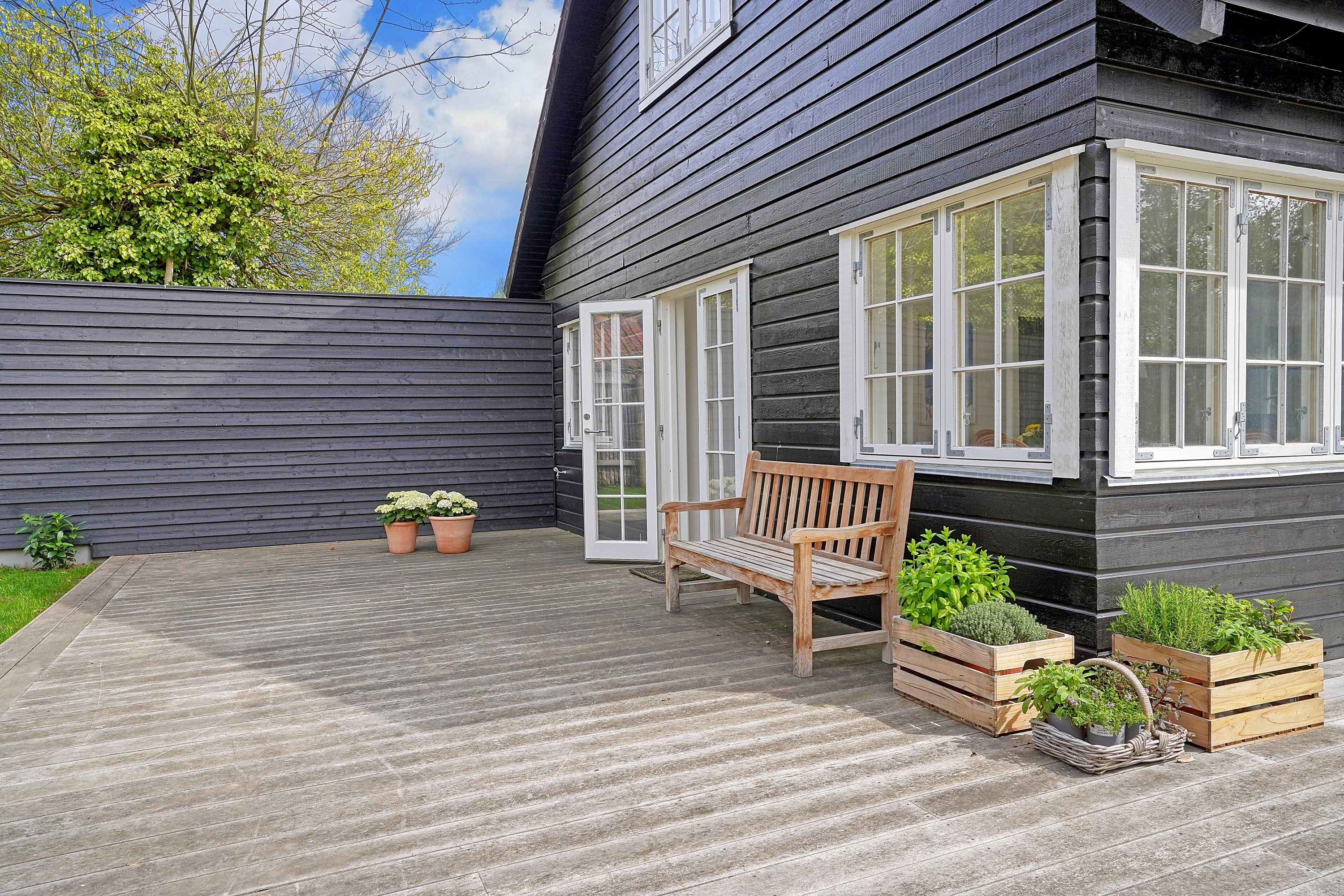 Fremhævet terrasse billede i fuldskærmstilstand. Billede af Kildedalen 2, 3100 Hornbæk