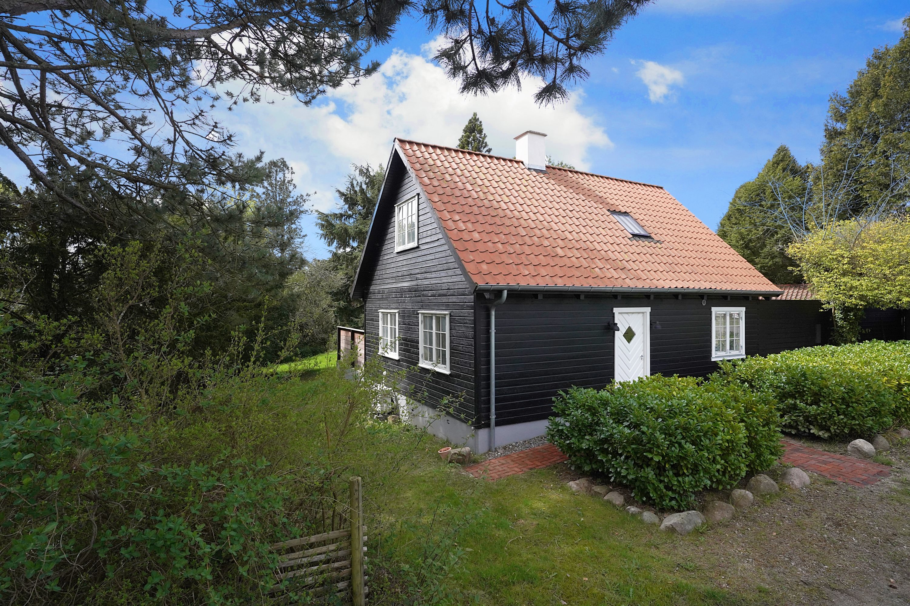 Fremhævet ejendommen billede i fuldskærmstilstand. Billede af Kildedalen 2, 3100 Hornbæk