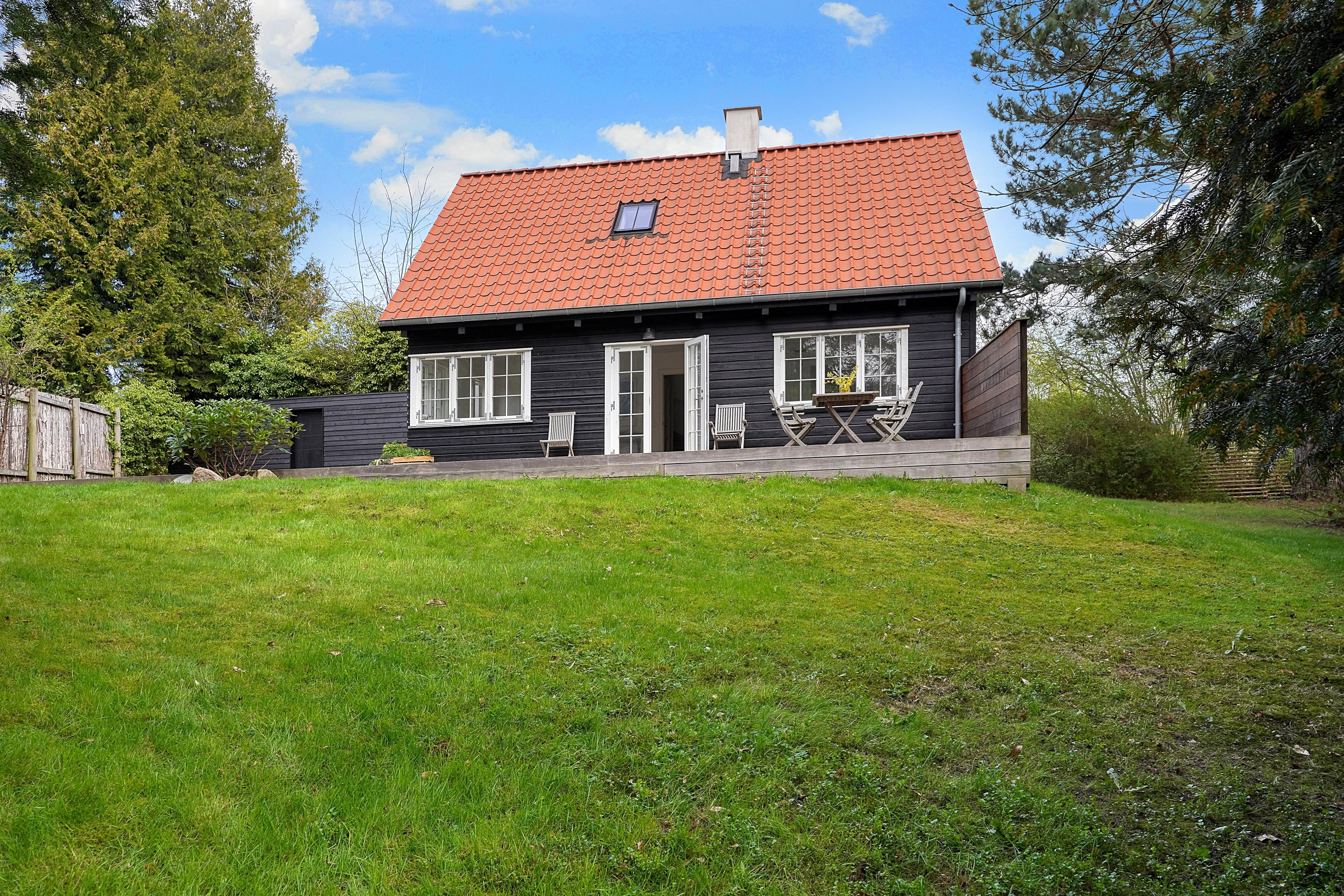 Fremhævet ejendommen billede i fuldskærmstilstand. Billede af Kildedalen 2, 3100 Hornbæk