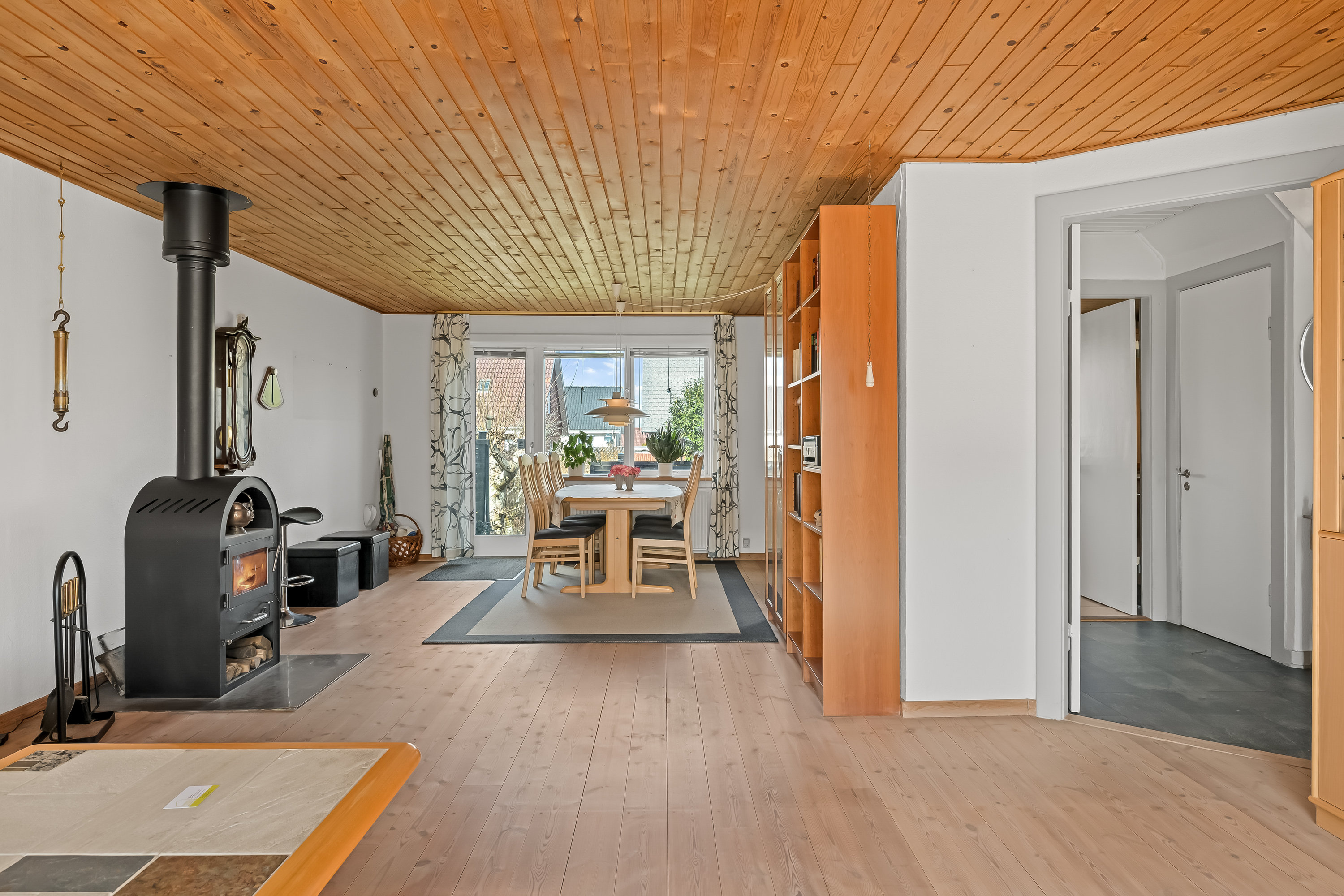 Fremhævet stue billede i fuldskærmstilstand. Billede af Westergaardsvej 5, 6920 Videbæk