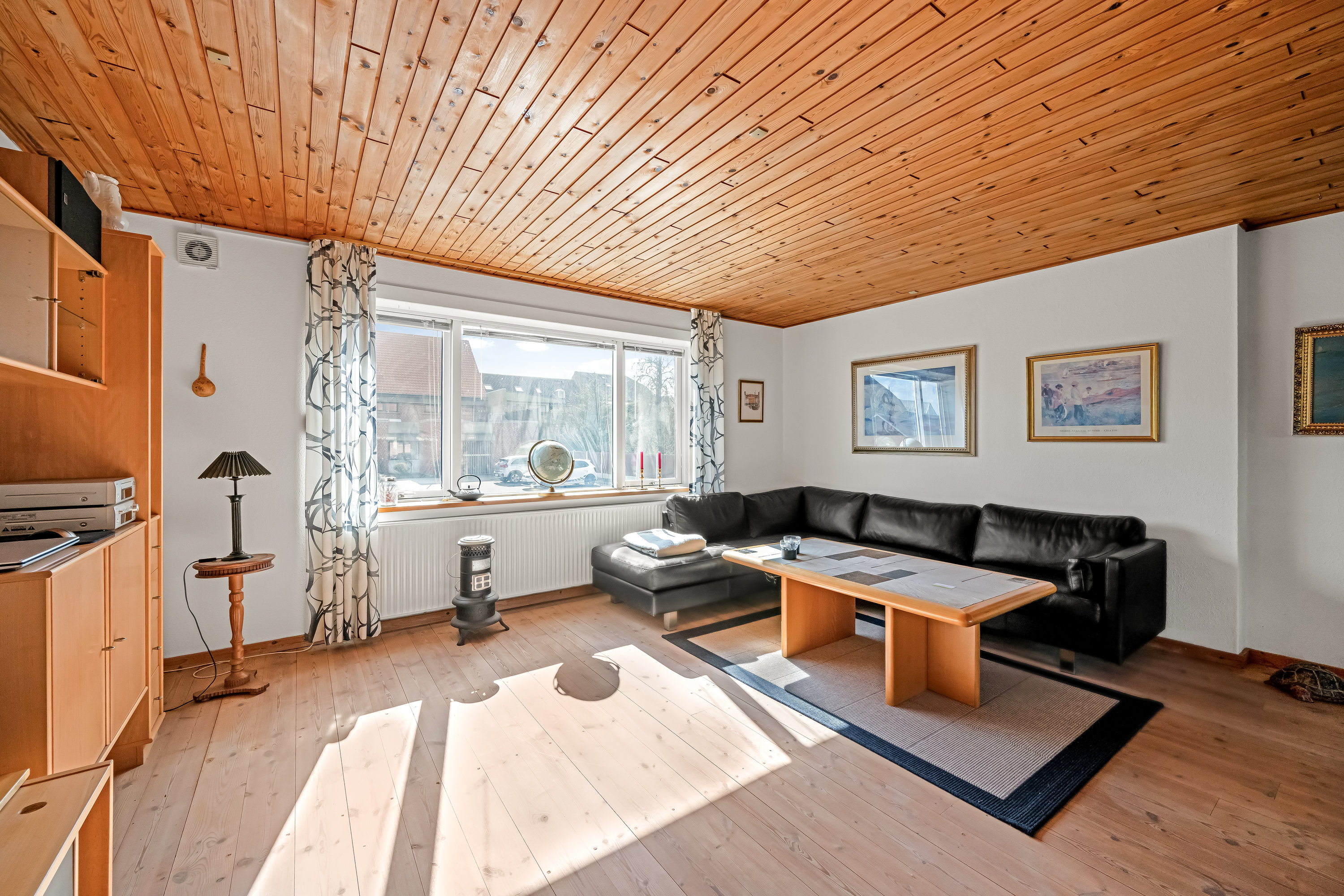 Fremhævet stue billede i fuldskærmstilstand. Billede af Westergaardsvej 5, 6920 Videbæk