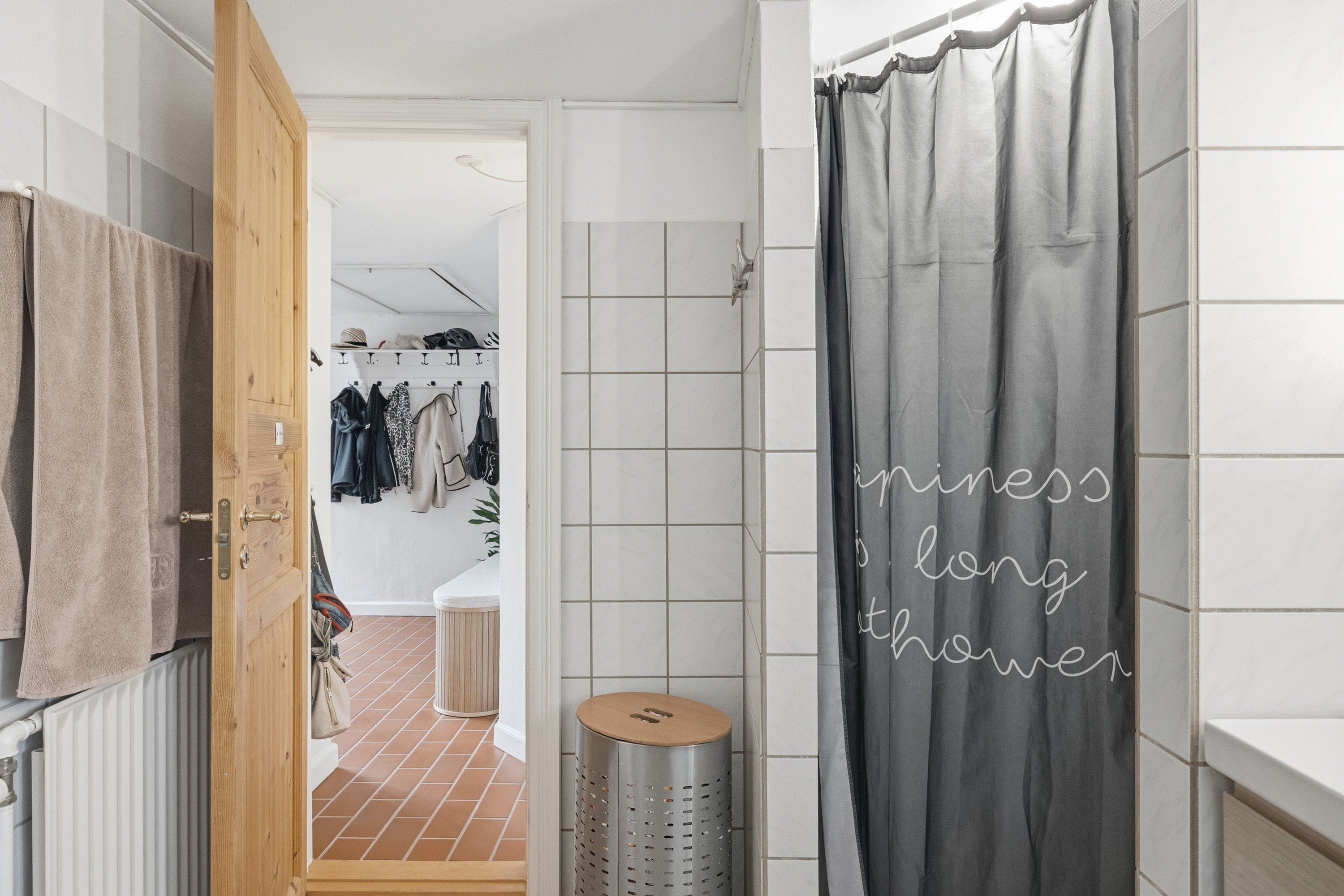 Fremhævet badeværelse billede i fuldskærmstilstand. Billede af Balskildevej 10, Ballen, 8355 Solbjerg